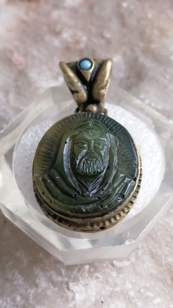 اویز قدیمی م دار بسیار ارزشمند