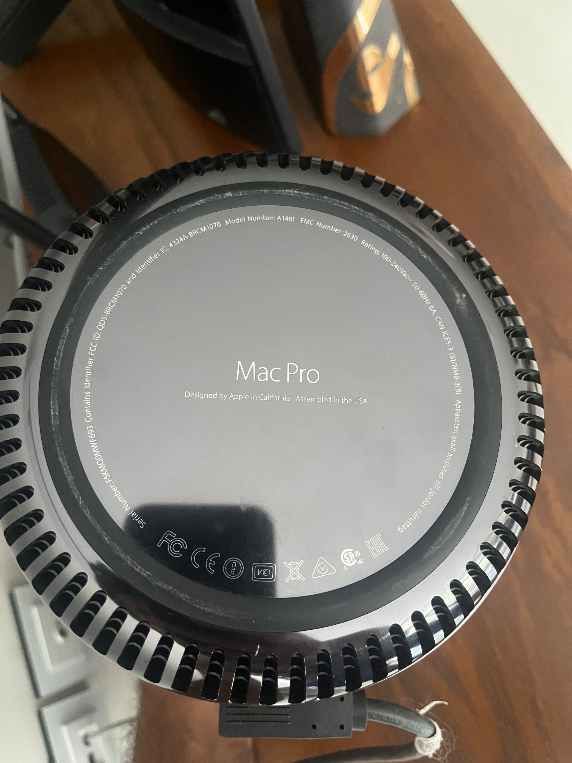 کیس مک پرو اپل apple