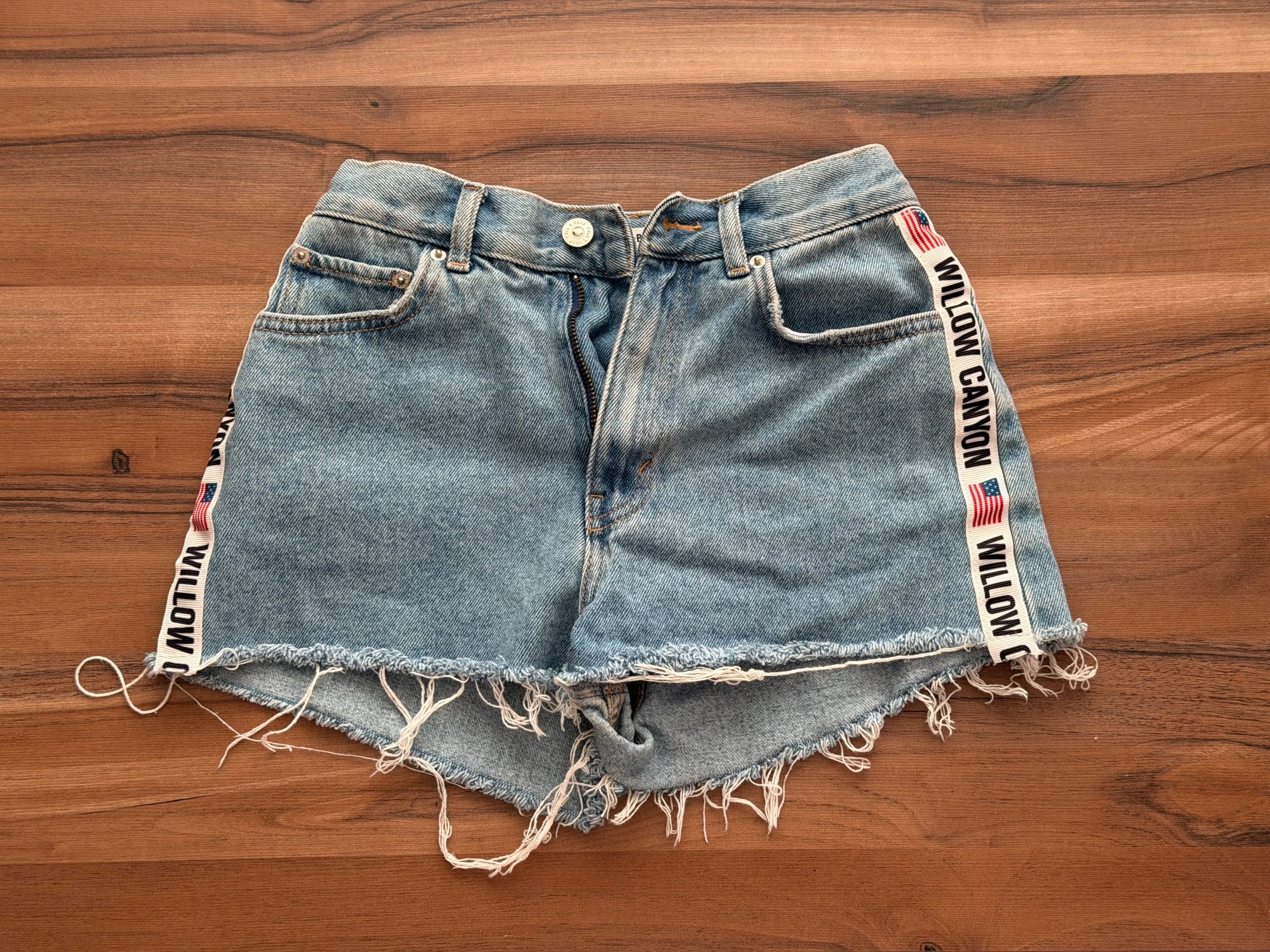 شلوارک pull and bear