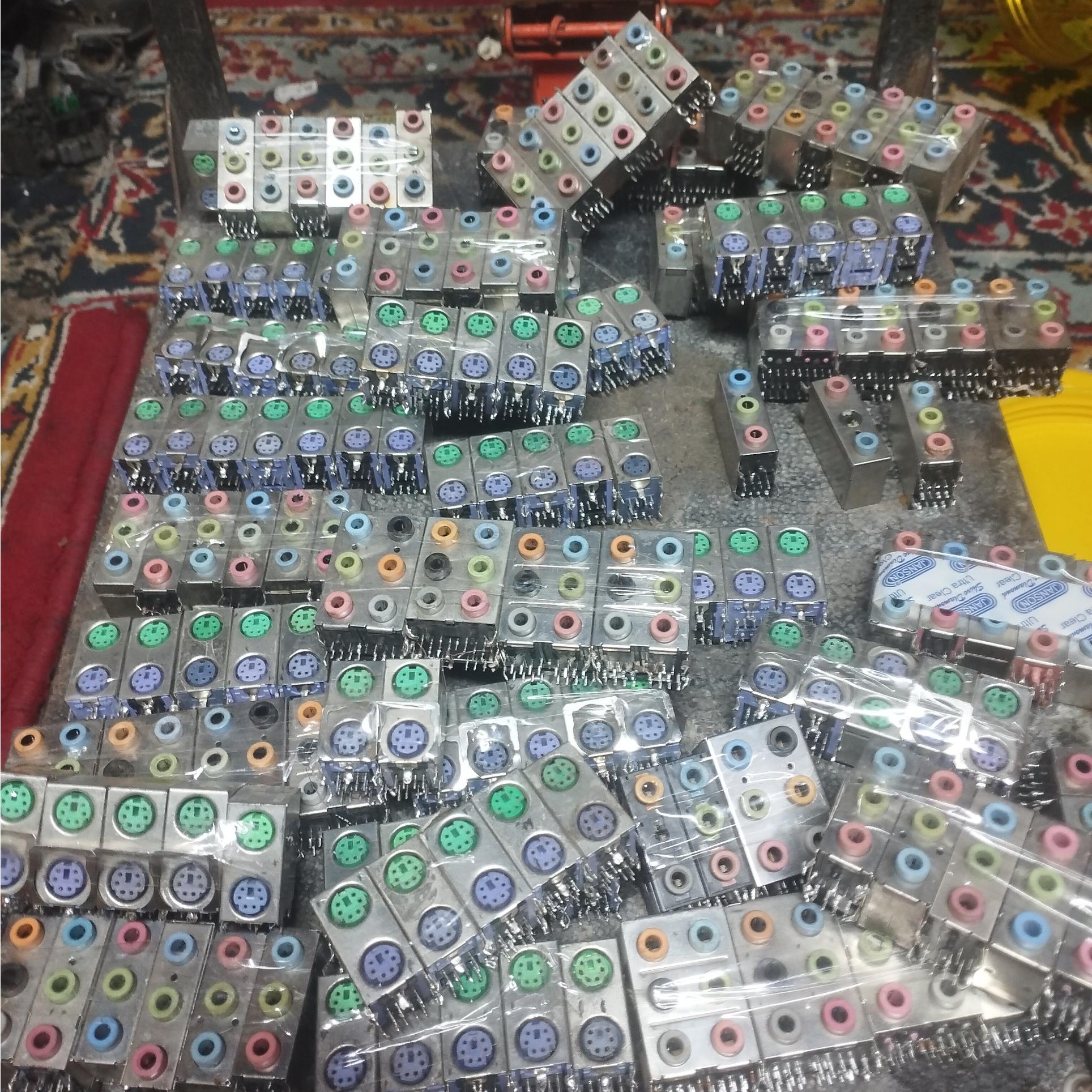 2کیلو 700گرم قطعه ای جدا شده از مادربرد