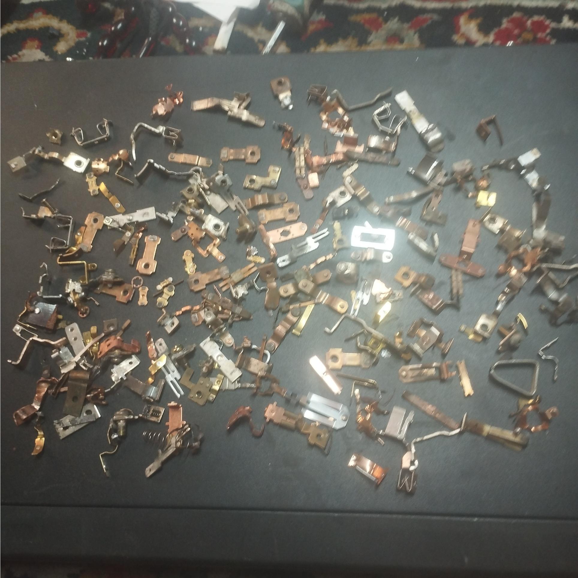 هرچی که تو تصویره وزن 200گرم خالص
