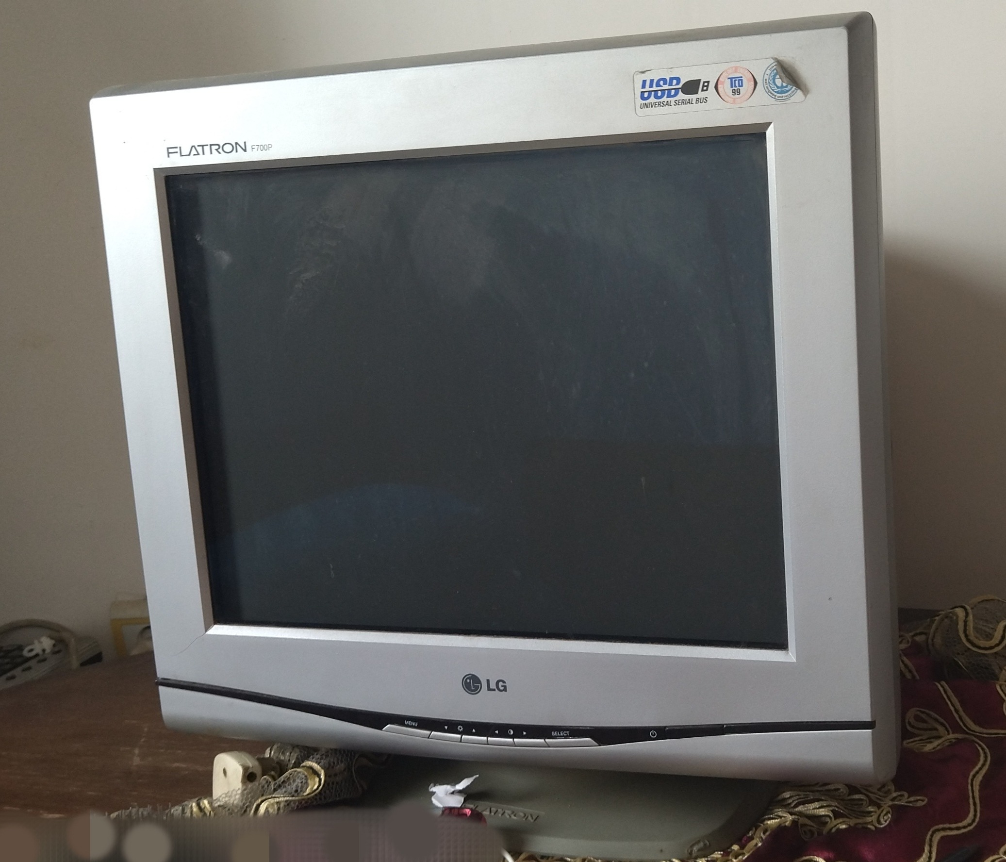 مانیتور لامپی LG
