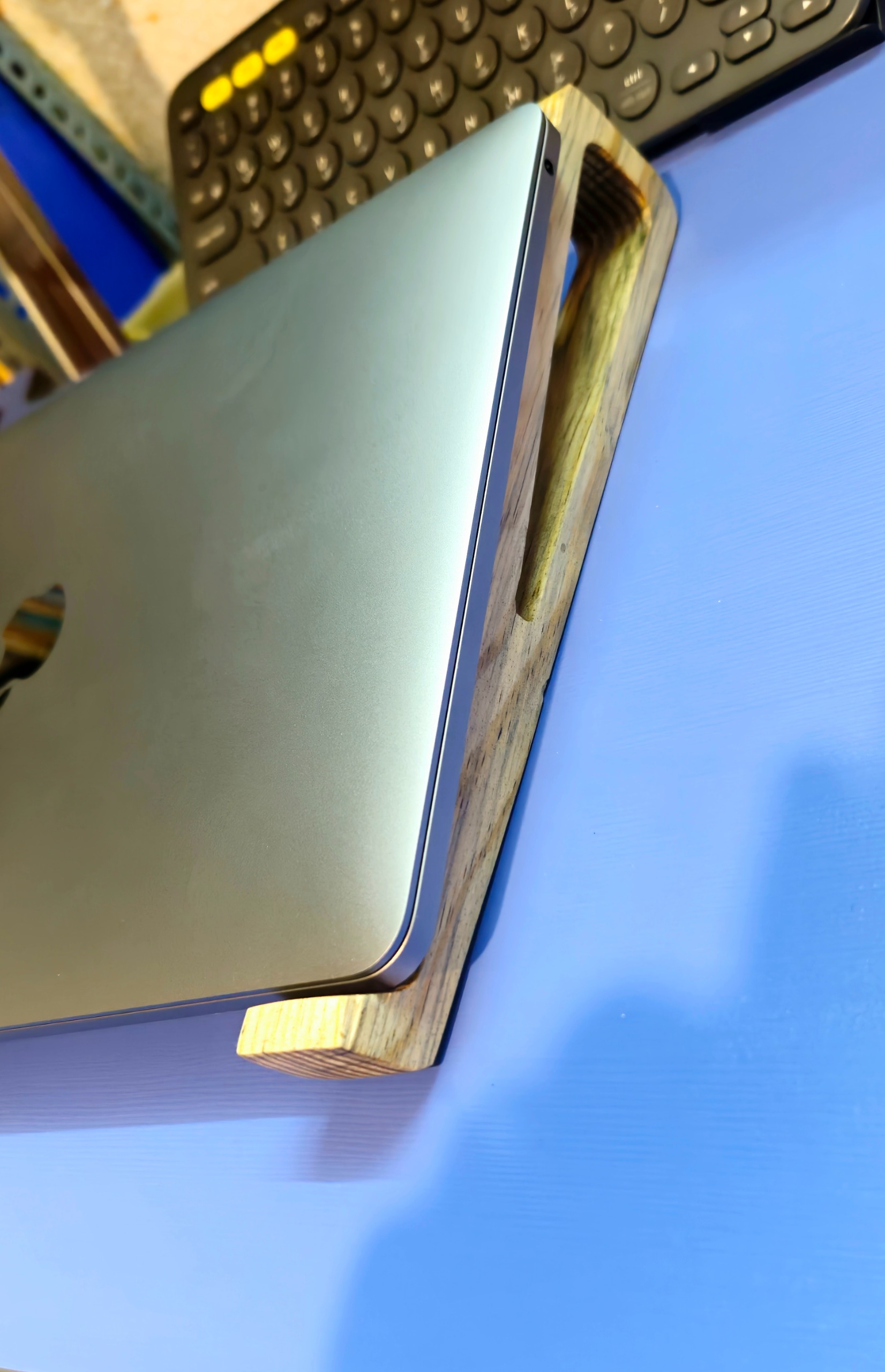 پایه لپ تاپ چوبی