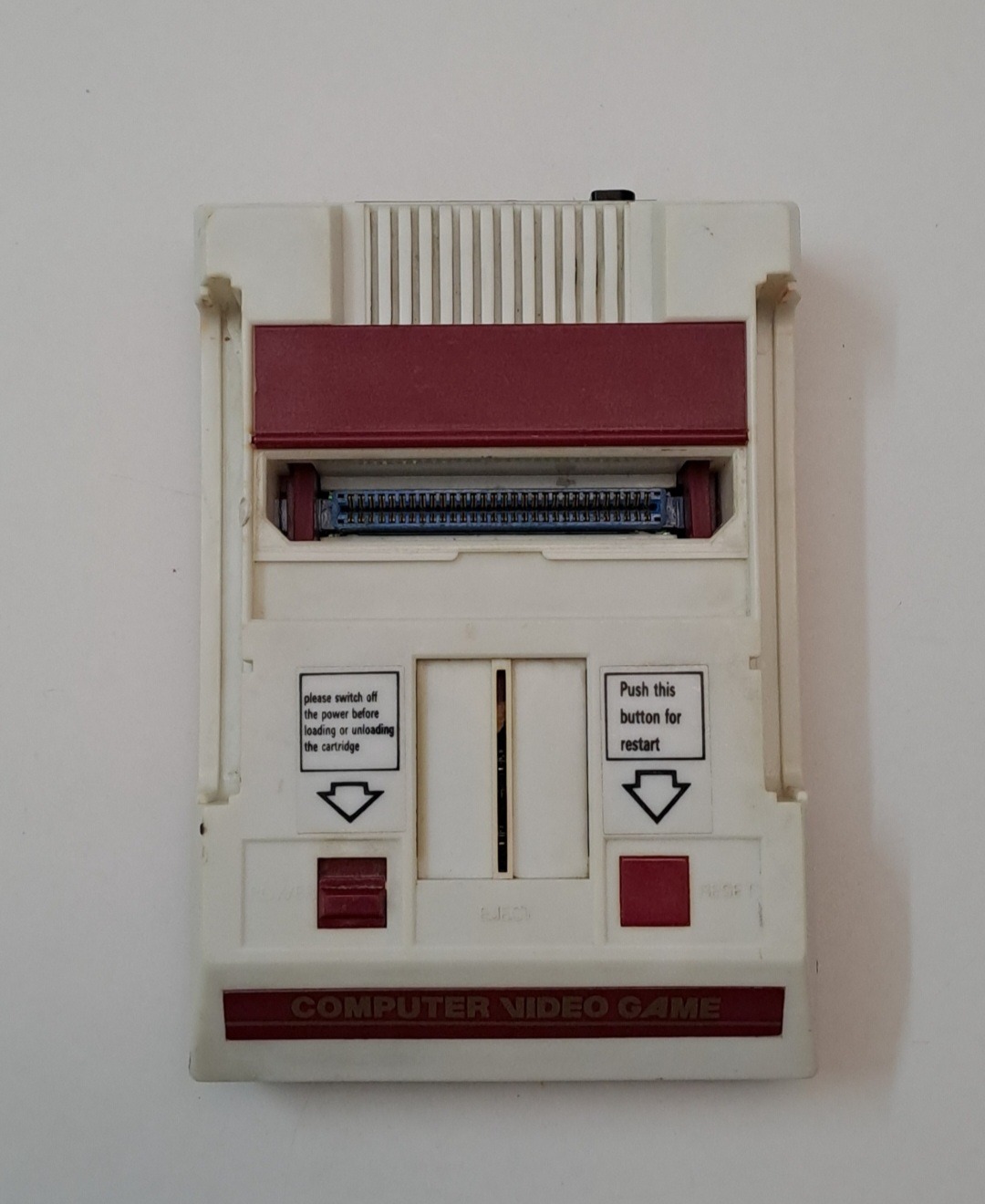 دستگاه بازی میکرو(ایراددارتوضیحات خوانده شود)