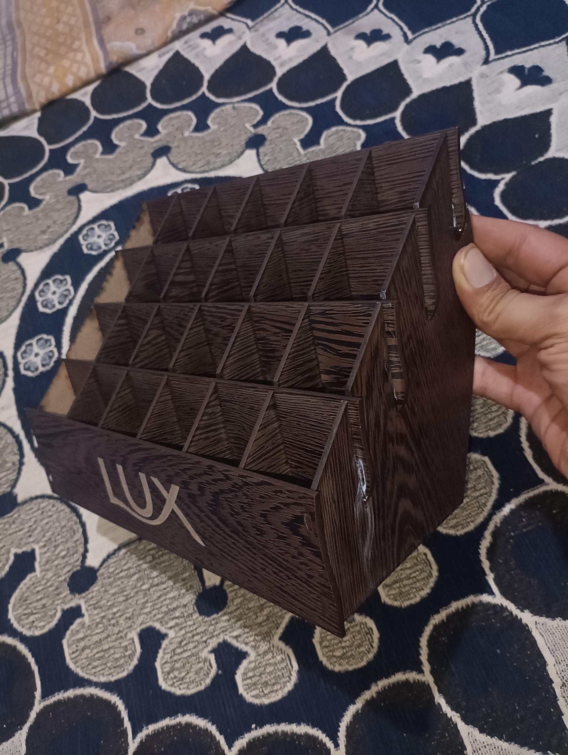 استند جای لوازم آرایشی