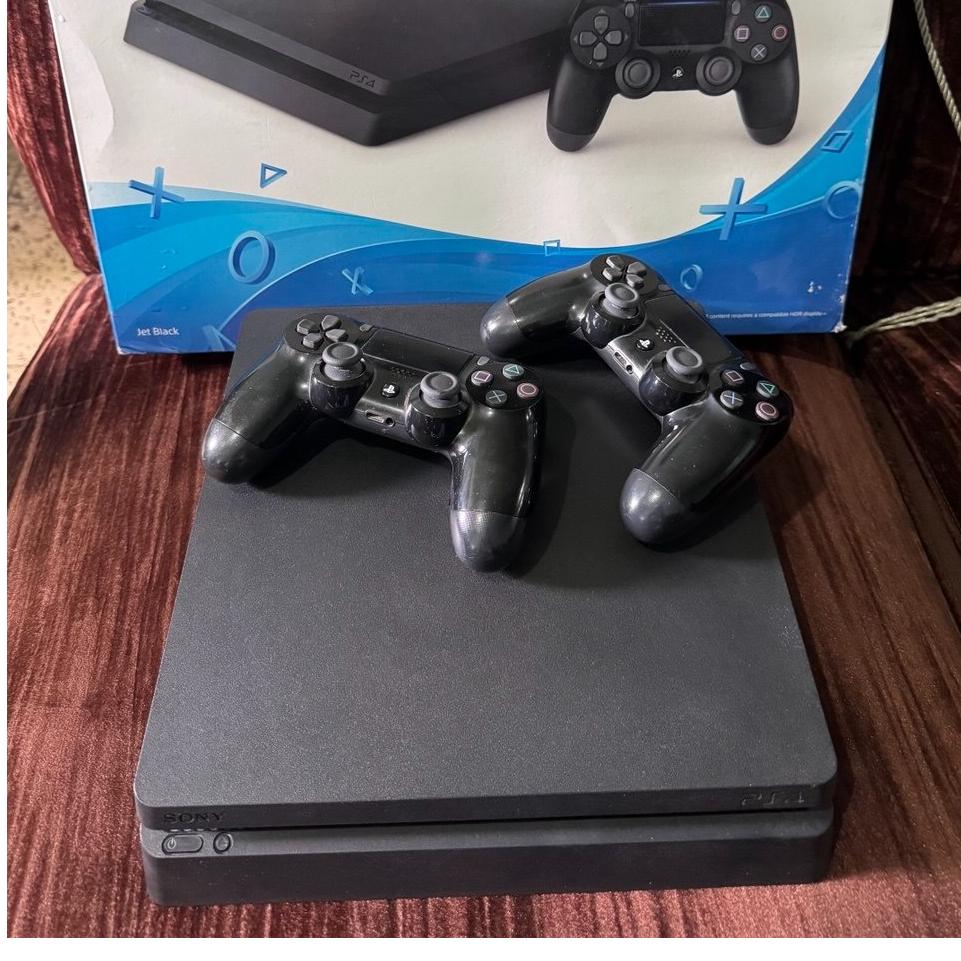 Ps4 slim 1 Tb