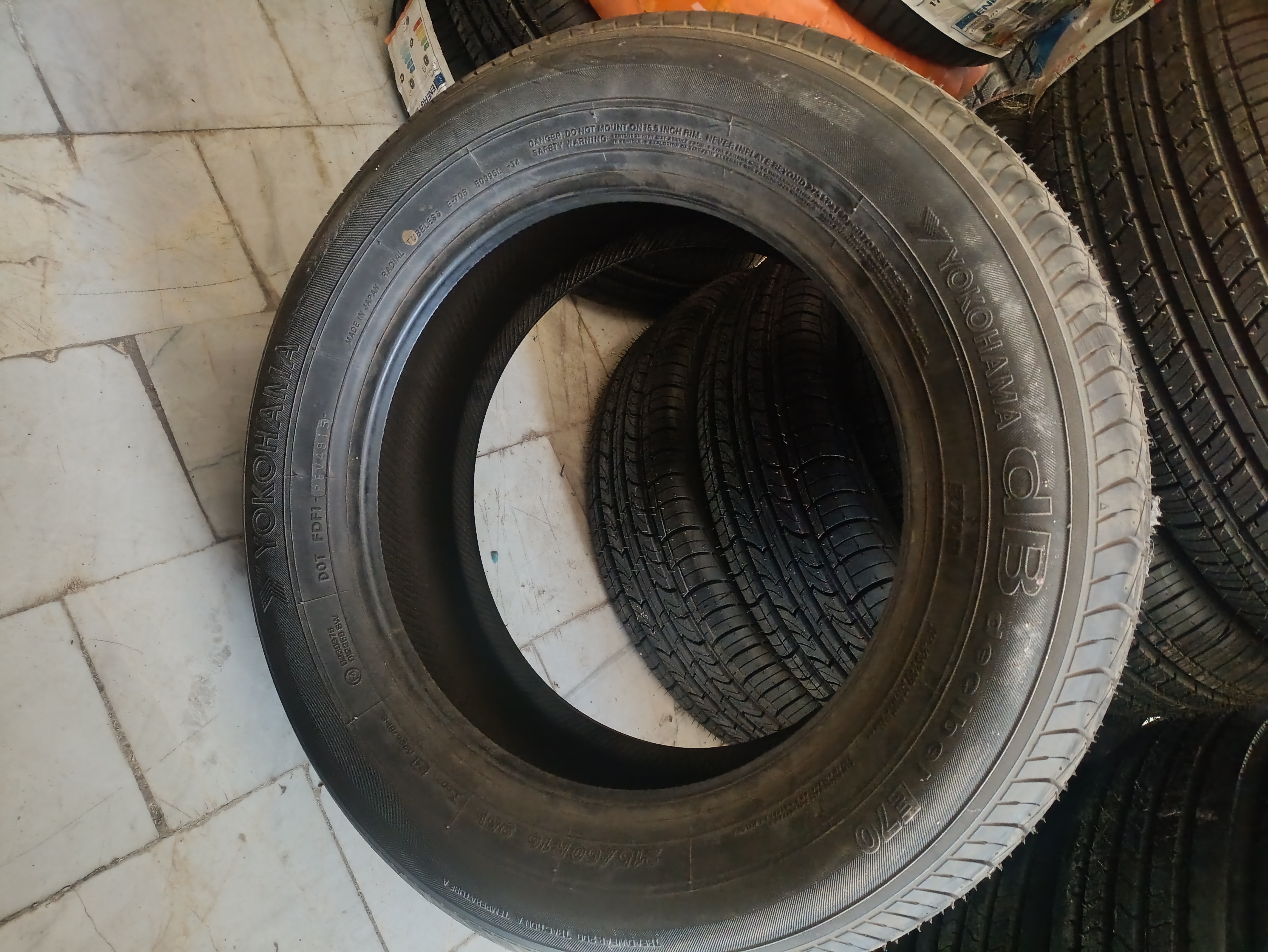 لاستیک یوکوهاما R16