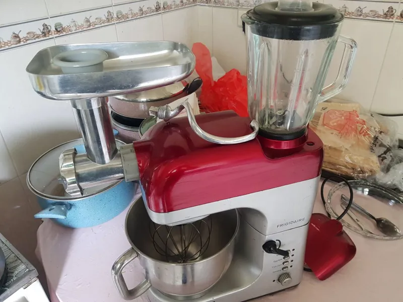 چند کاره چرخ گوشت،همزن،مخلوط کن و خمیر گیر