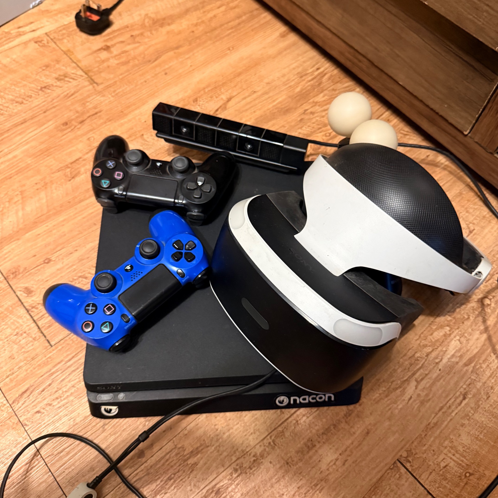 پکیج ps4-1tb وpsvr با تمام اکسسوری