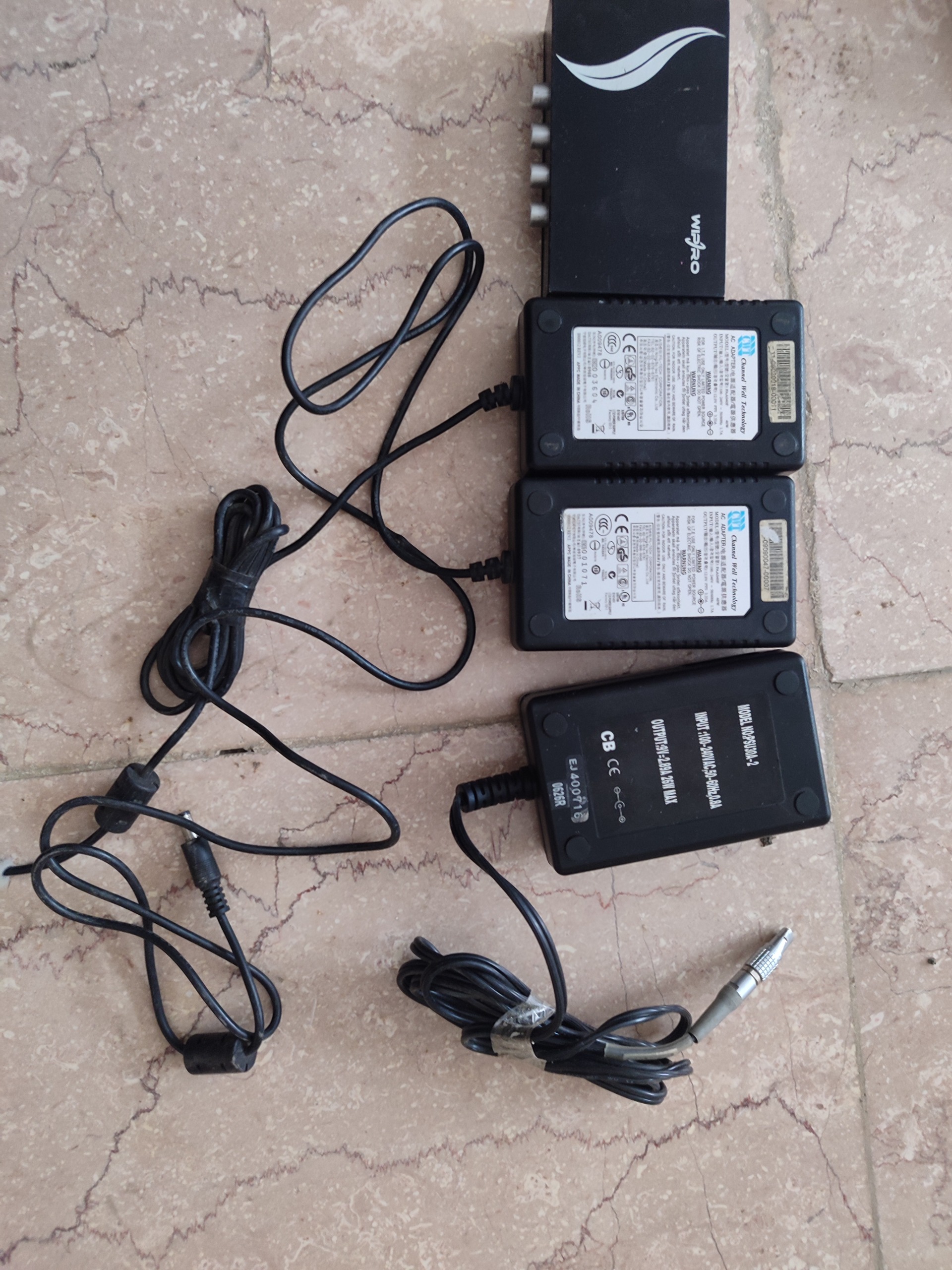 آداپتور خروجی dc و سویچ 4ورودی usb