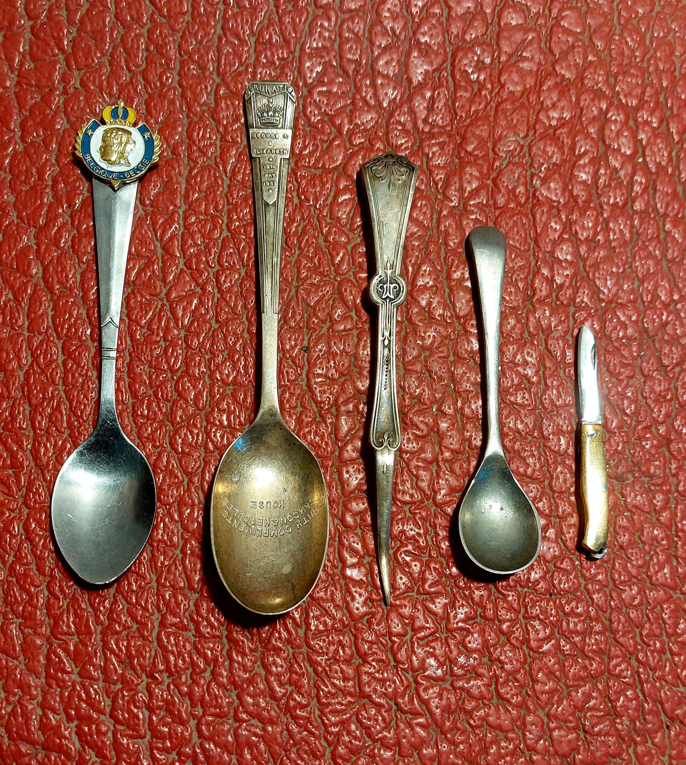 مجموعه قاشق های قدیمی انگلیسی و چاقو قدیمی