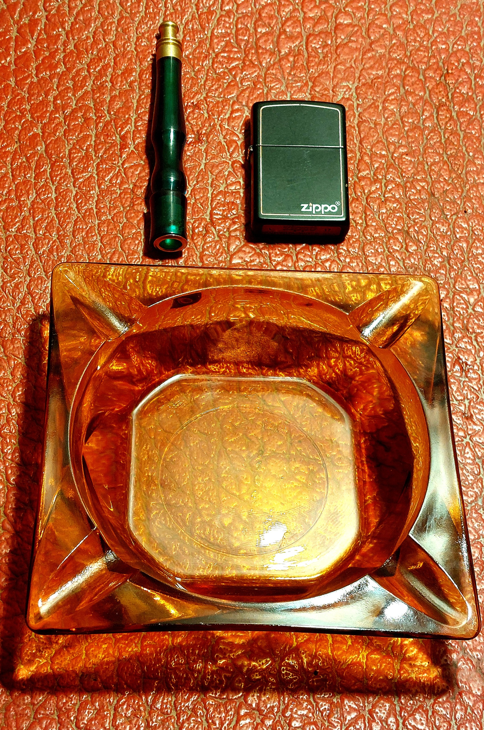 زیرسیگاری قدیمی باکارت فرانسه،چوب سیگار کهربا