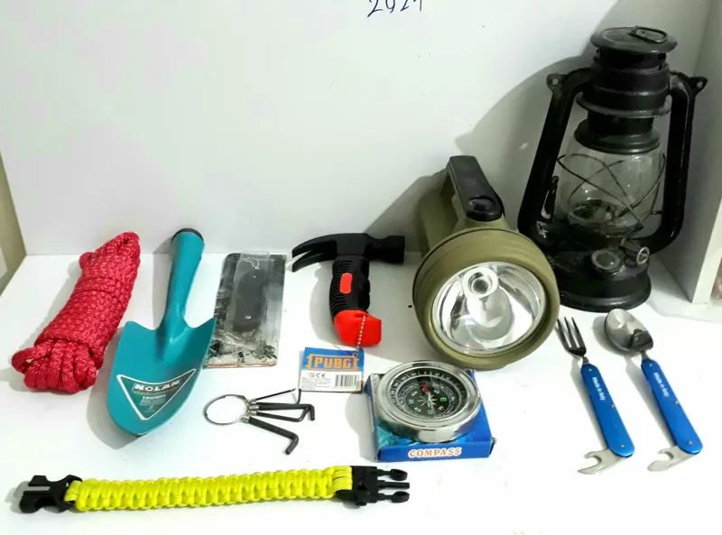 مجموعه لوازم کاربردی کمپینگ و طبیعتگردی،آکبند