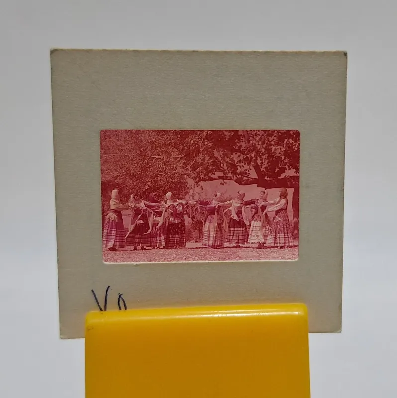 یک عدد اسلاید موضوع ایران