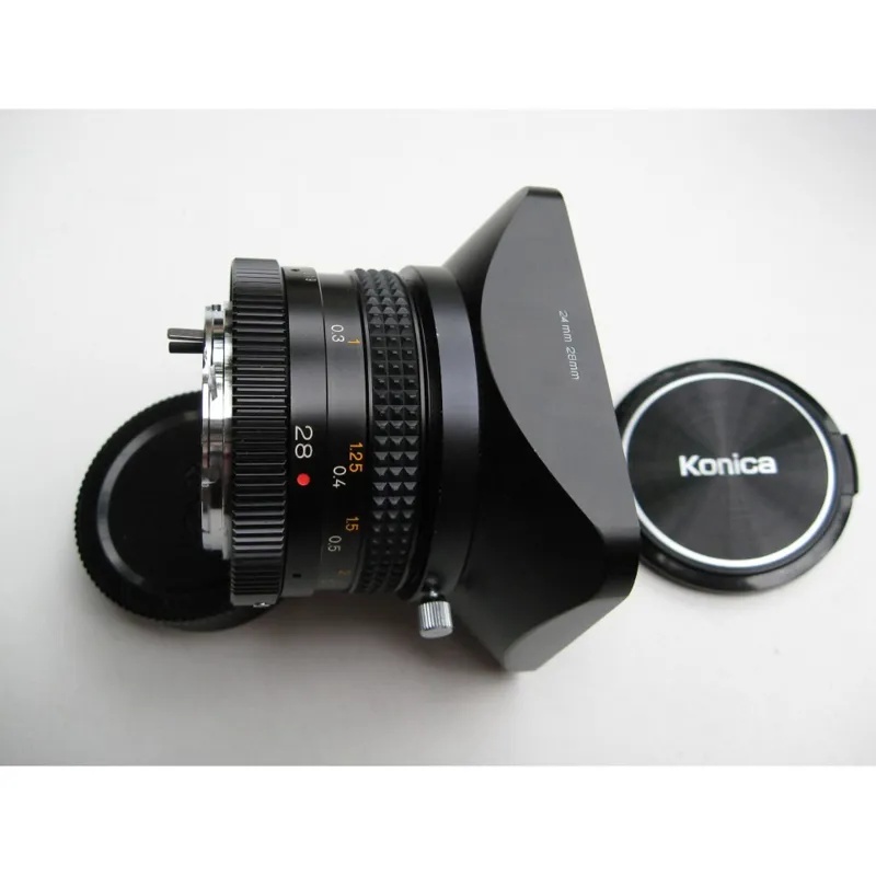 لنز کونیکا 28mm آکبند