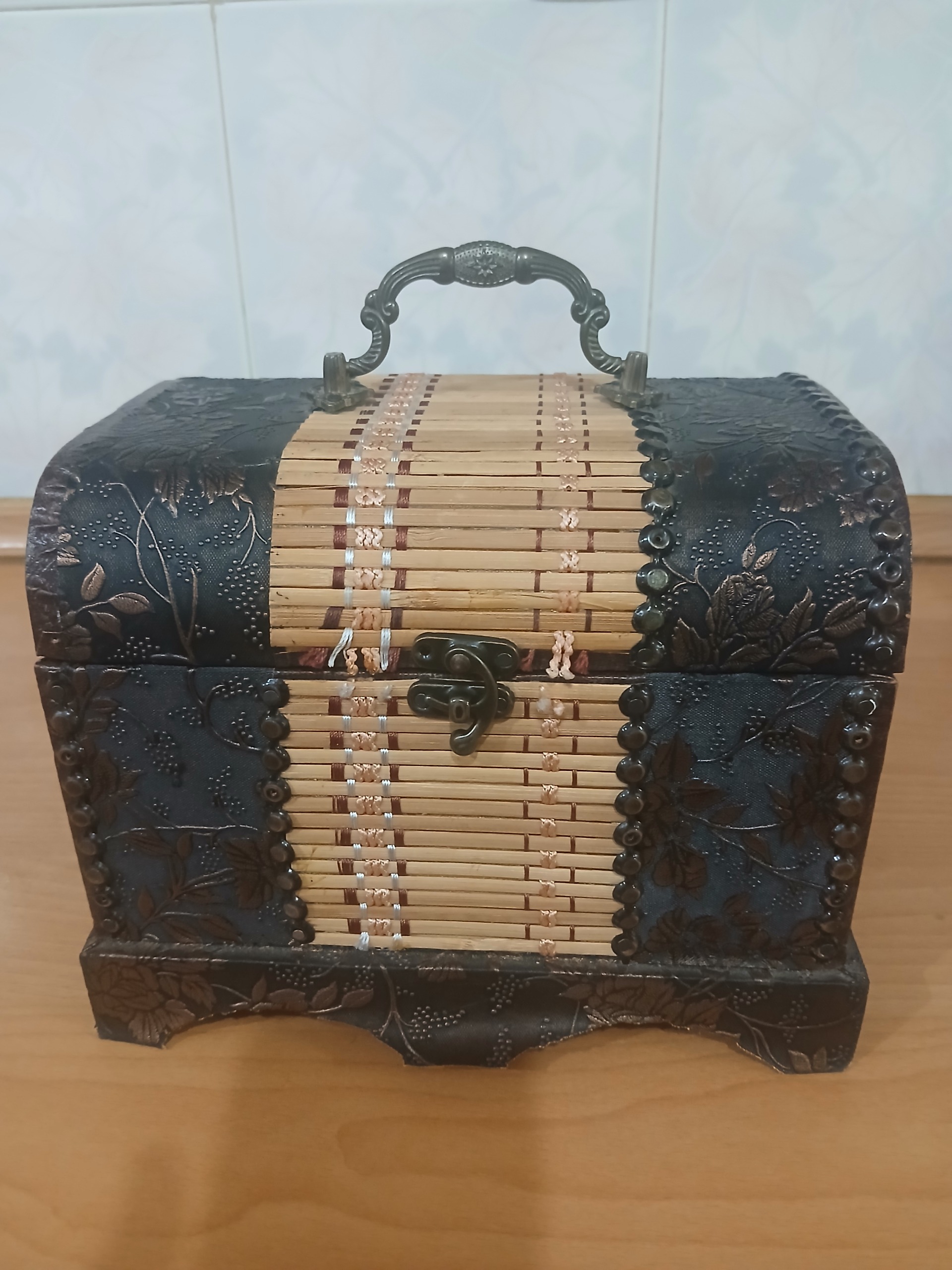 جعبه جواهرات ولوازم آرایش