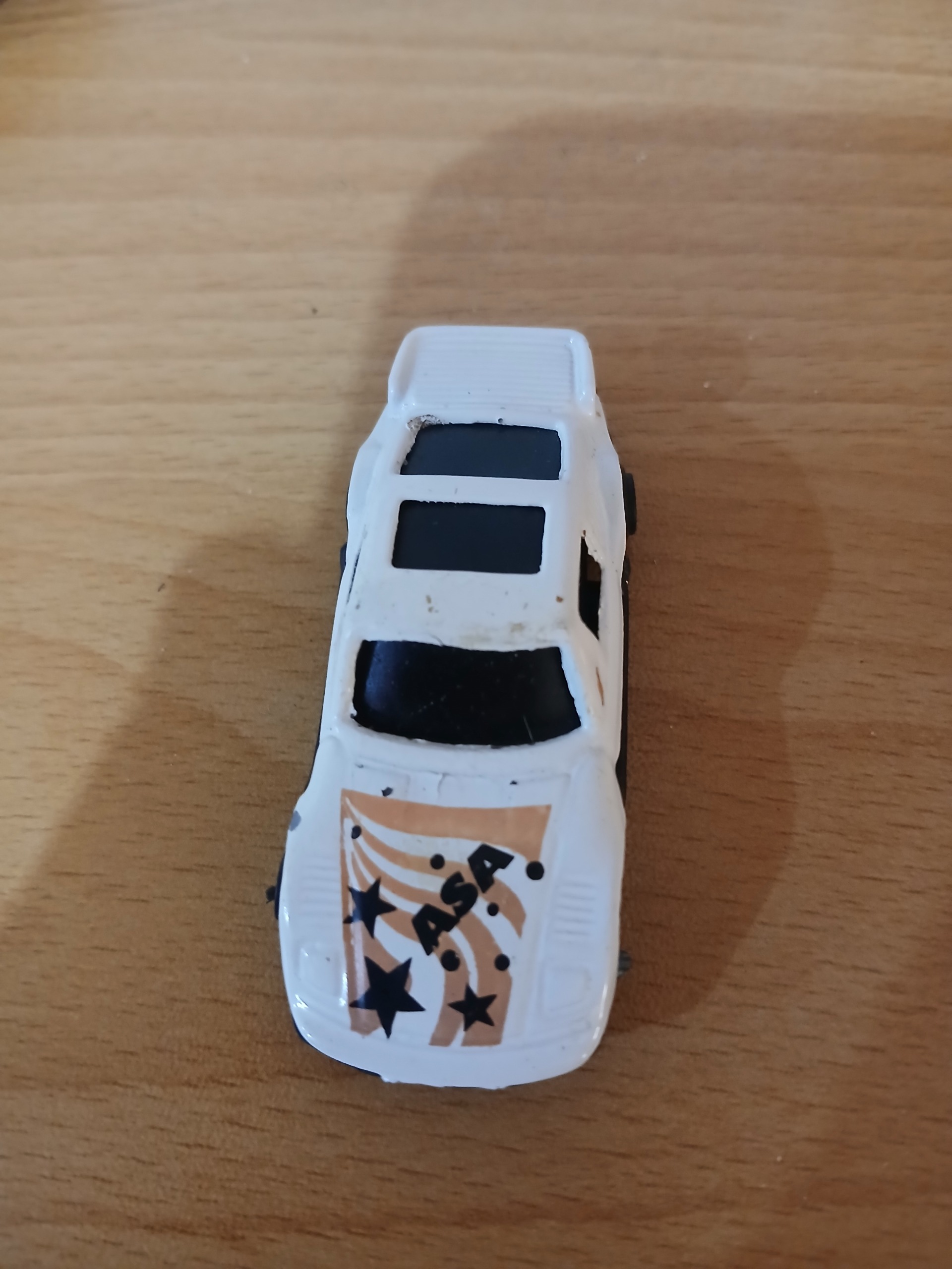 ماشین اسباب بازی فلزی دکوری بسیارزیبا