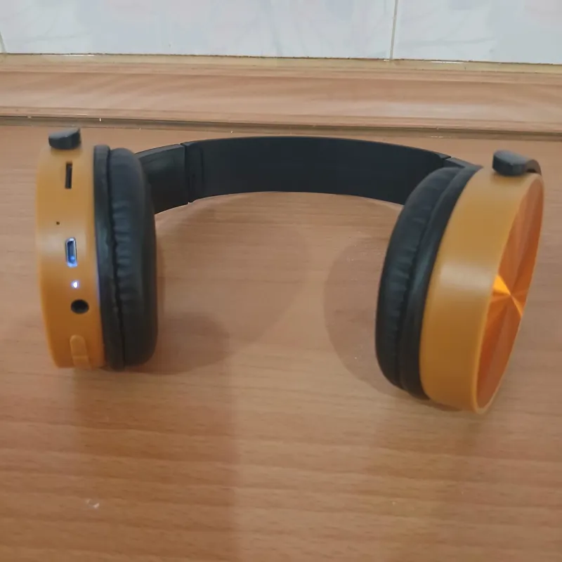 هدفون بلوتوث بدون نیازبه کابل صدایی پرقدرت