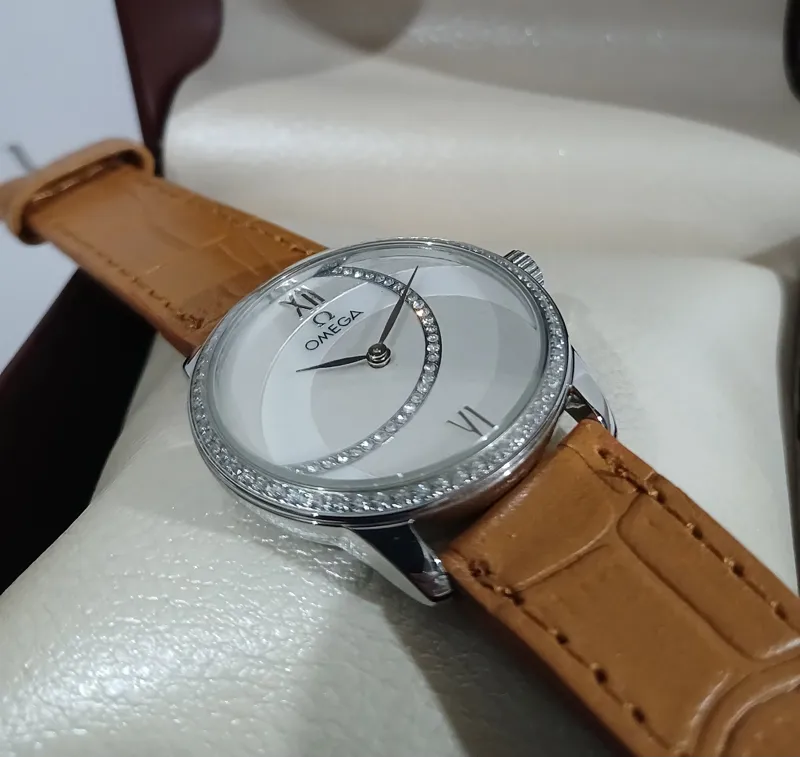 ساعت زنانه امگا موتور سوییس OMEGA