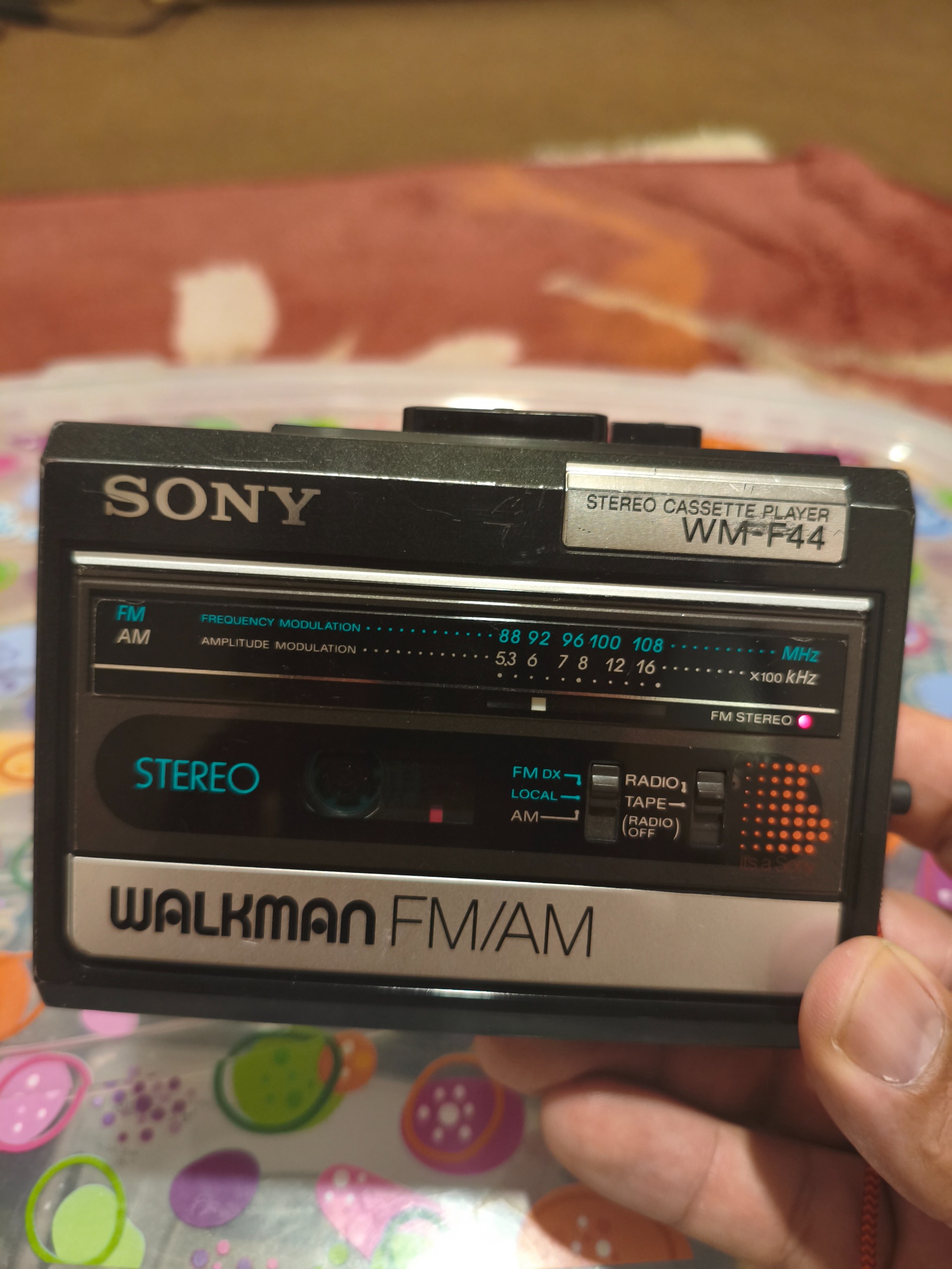 واکمن سونی ساخت ژاپن درحدنو سنگین وزن