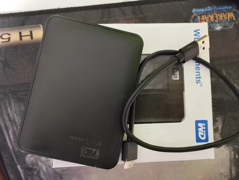هارد اکسترنال 320 گیگ به همراه بازی های ps4 کپیخور