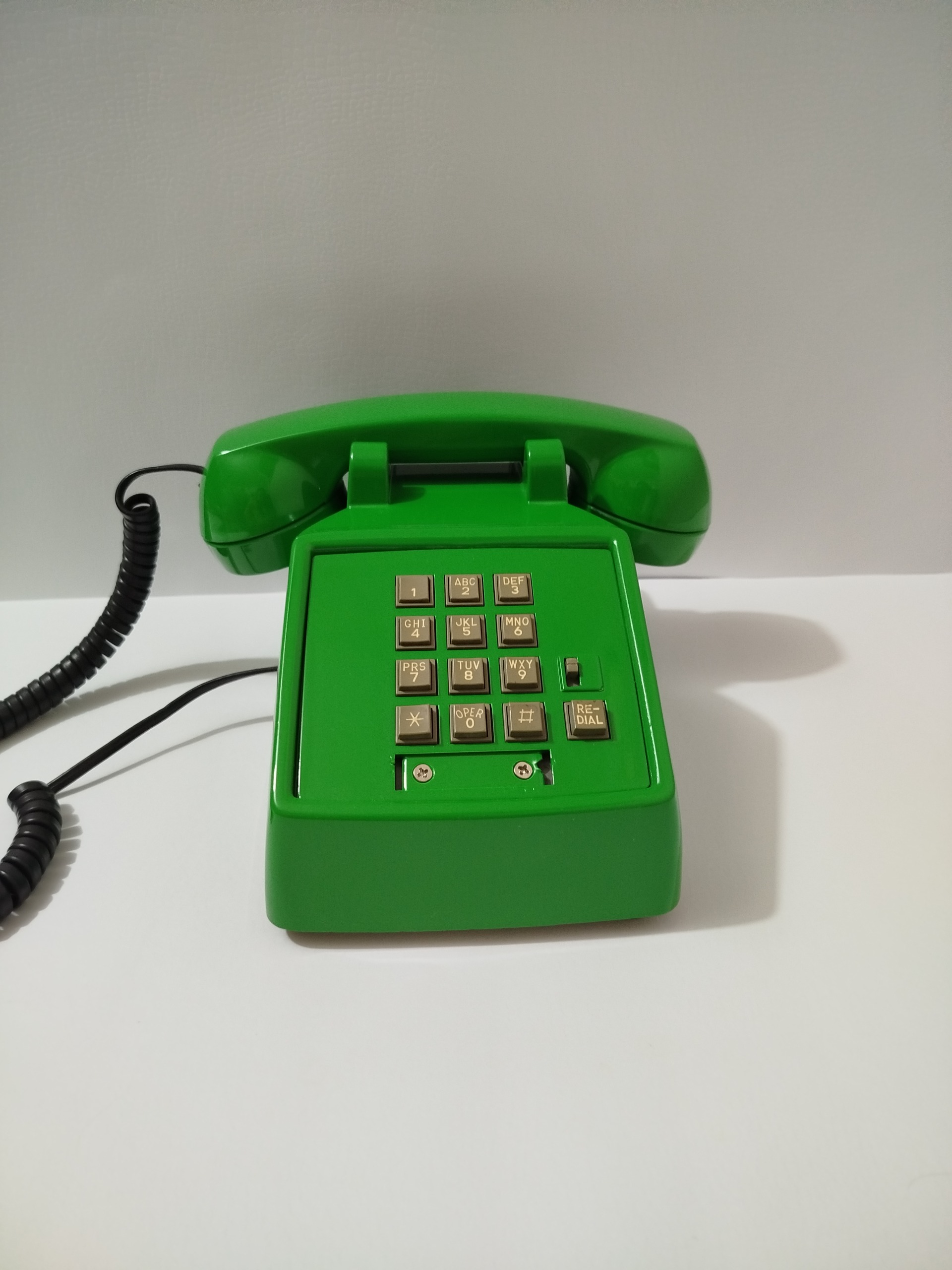 تلفن قدیمی سبز کانادایی
