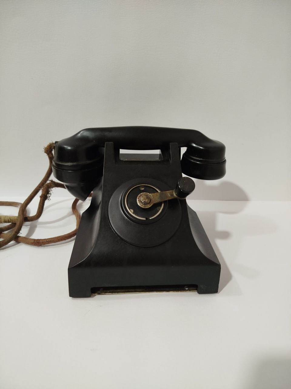 تلفن هندلی قدیمی