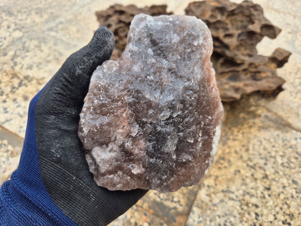 سنگ نمک اصل و معدنی کبود رنگ