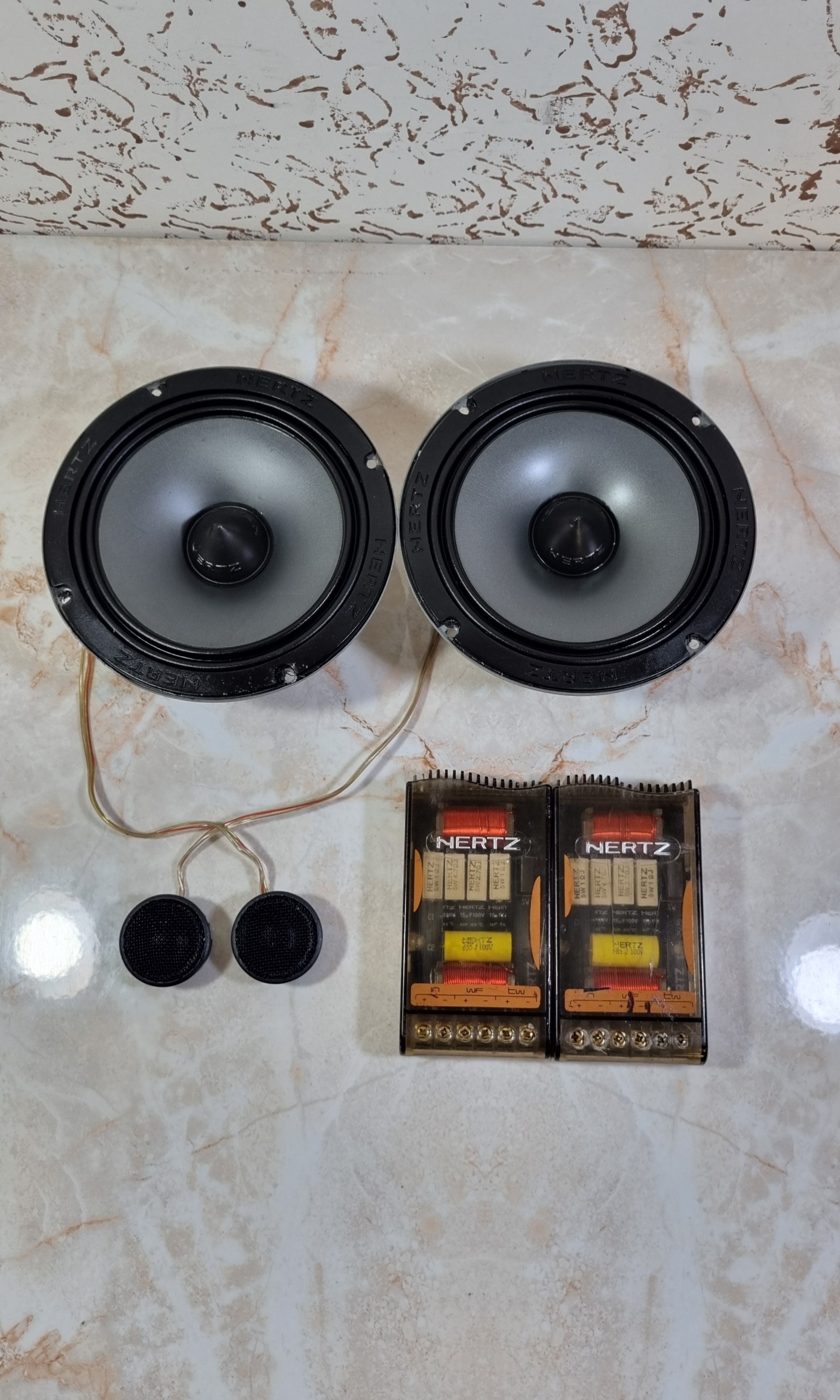 کامپوننت هرتز Hertz-HV165 کد 02