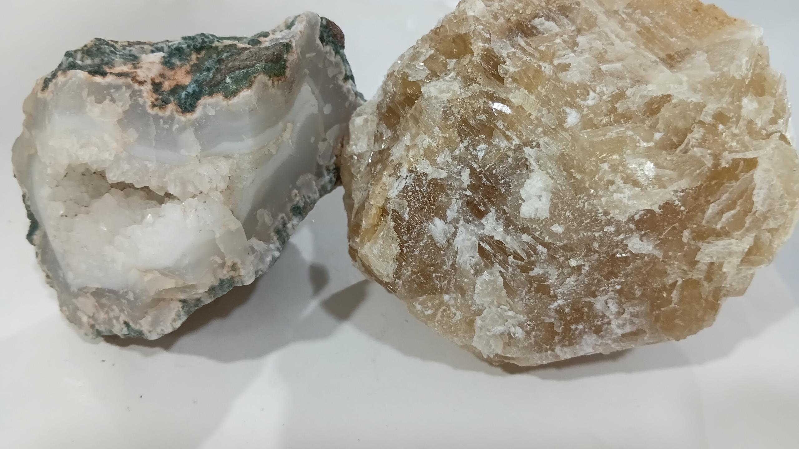 2عددقطعه سنگ عقیق ژئود و کلسیت