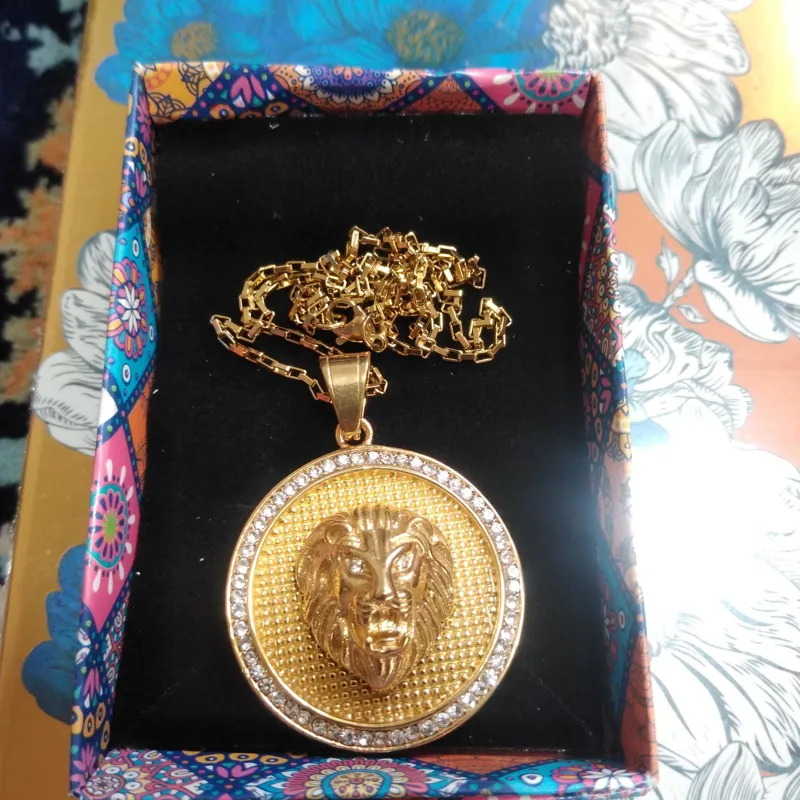 گردنبند شیر طلایی
