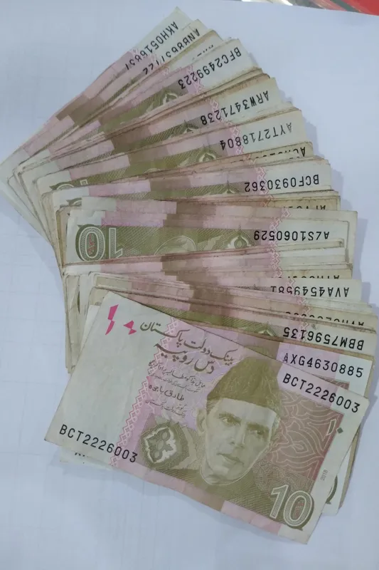 2عدد اسکناس پاکستان