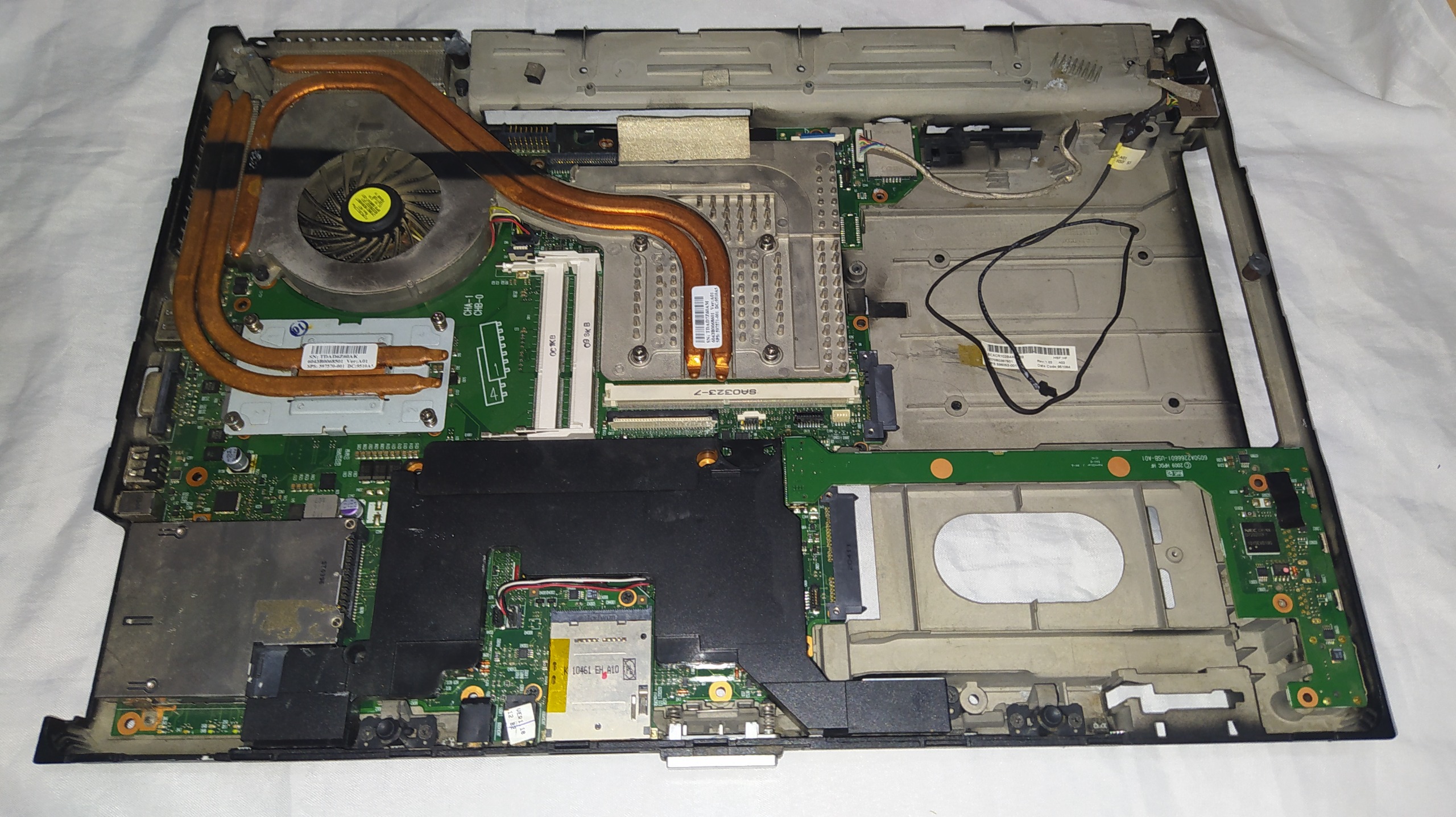 برد لپ تاپ Hp Elitebook 8740w با قطعات