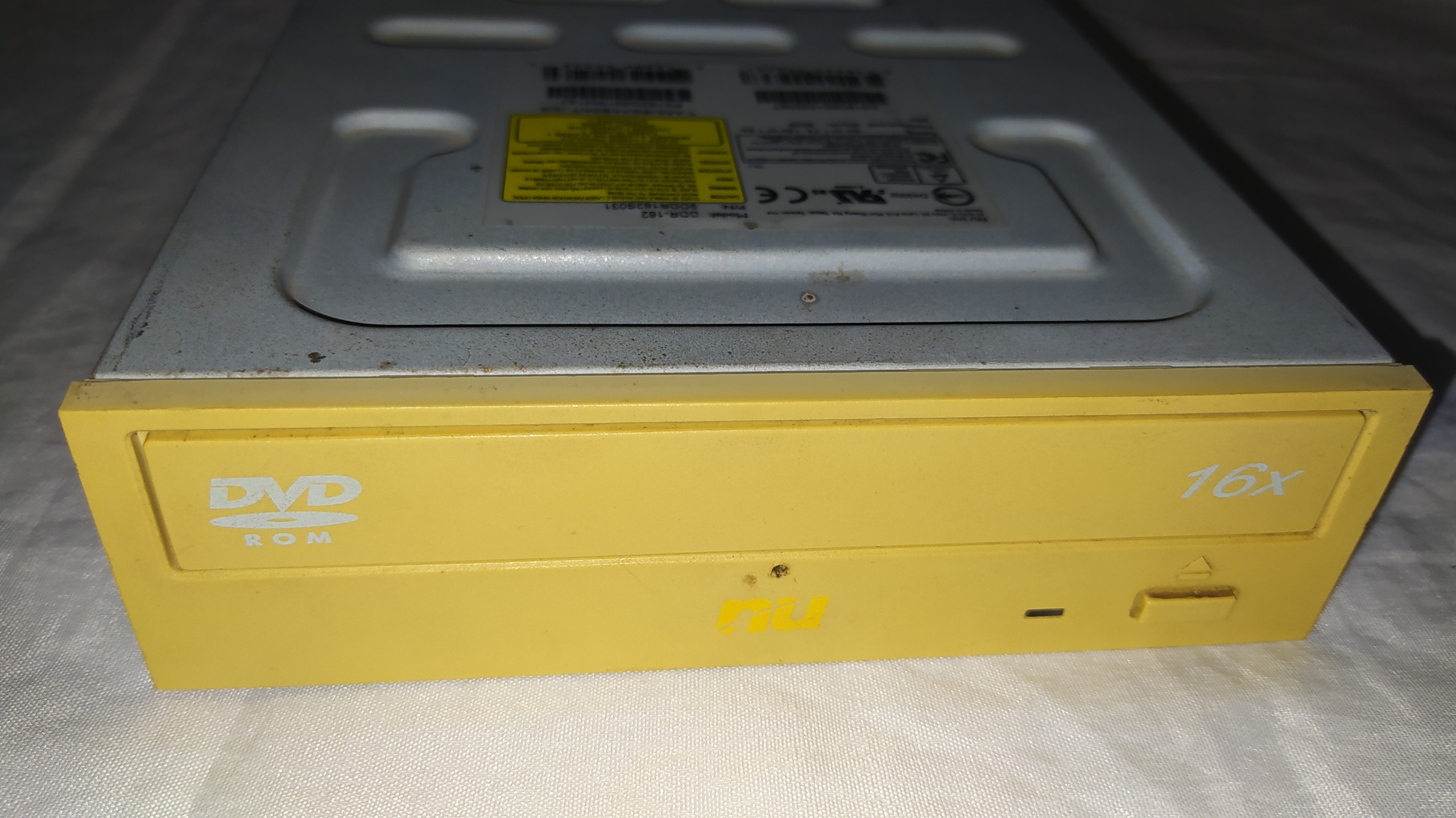 DVD رام قدیمی NU