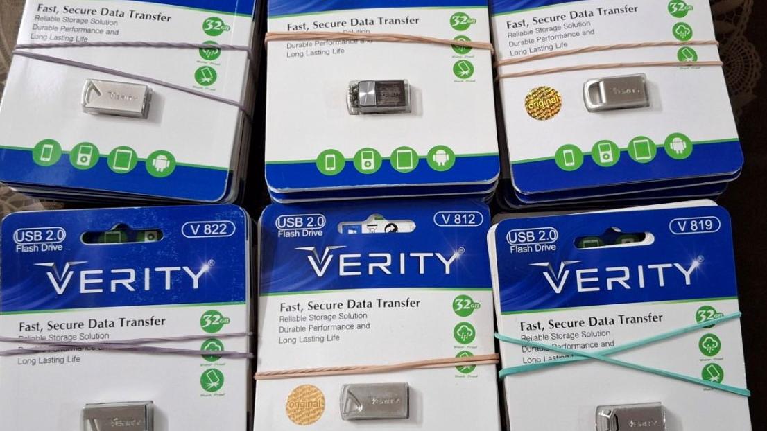 فلش 32 گیگ وریتی دارای گارنتی شرکت آسان سرویس