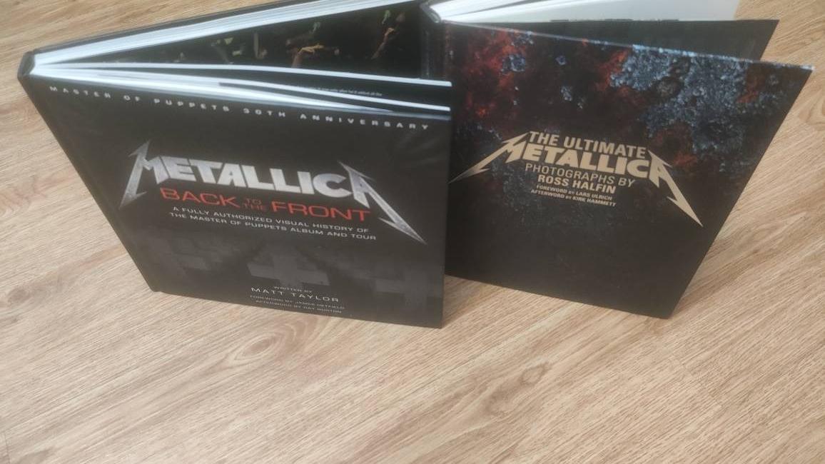 2 جلد کتاب کلکسیونی Metallica