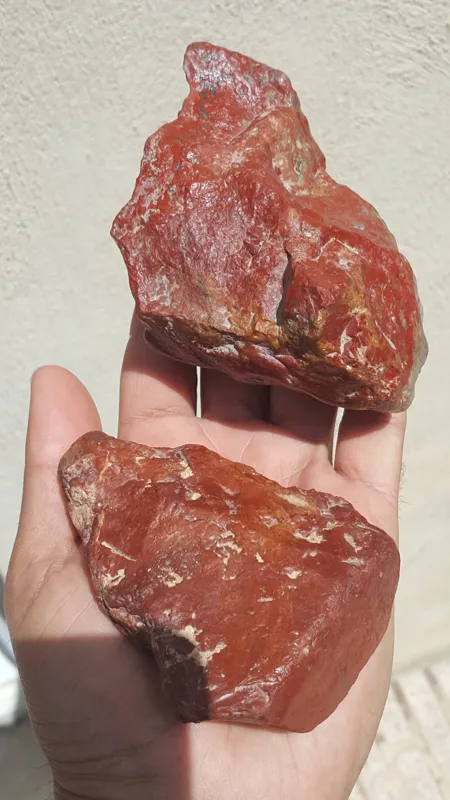 دو قطعه سنگ جاسم معدنی و طبیعی سایز کوچک