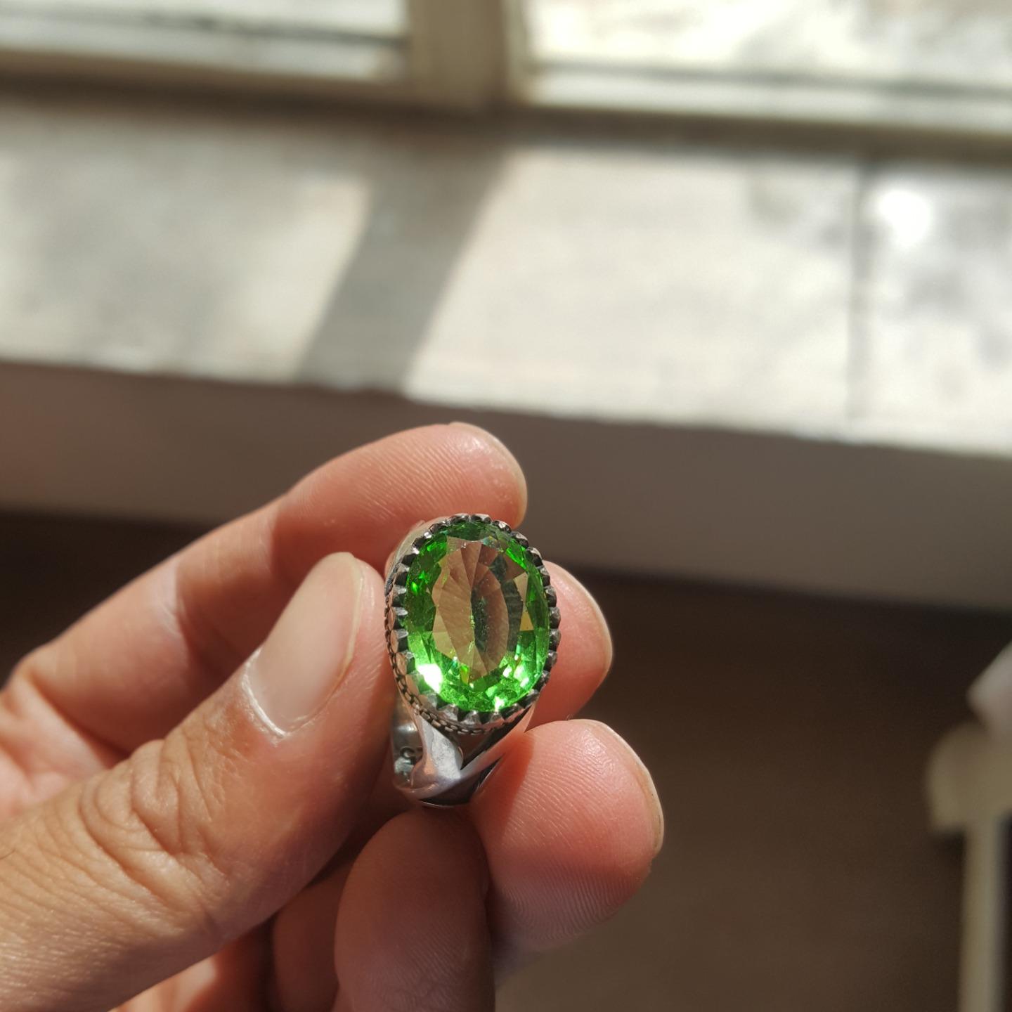 یک عدد انگشتر نقره 5 2 9 به وزن 10/2گرم