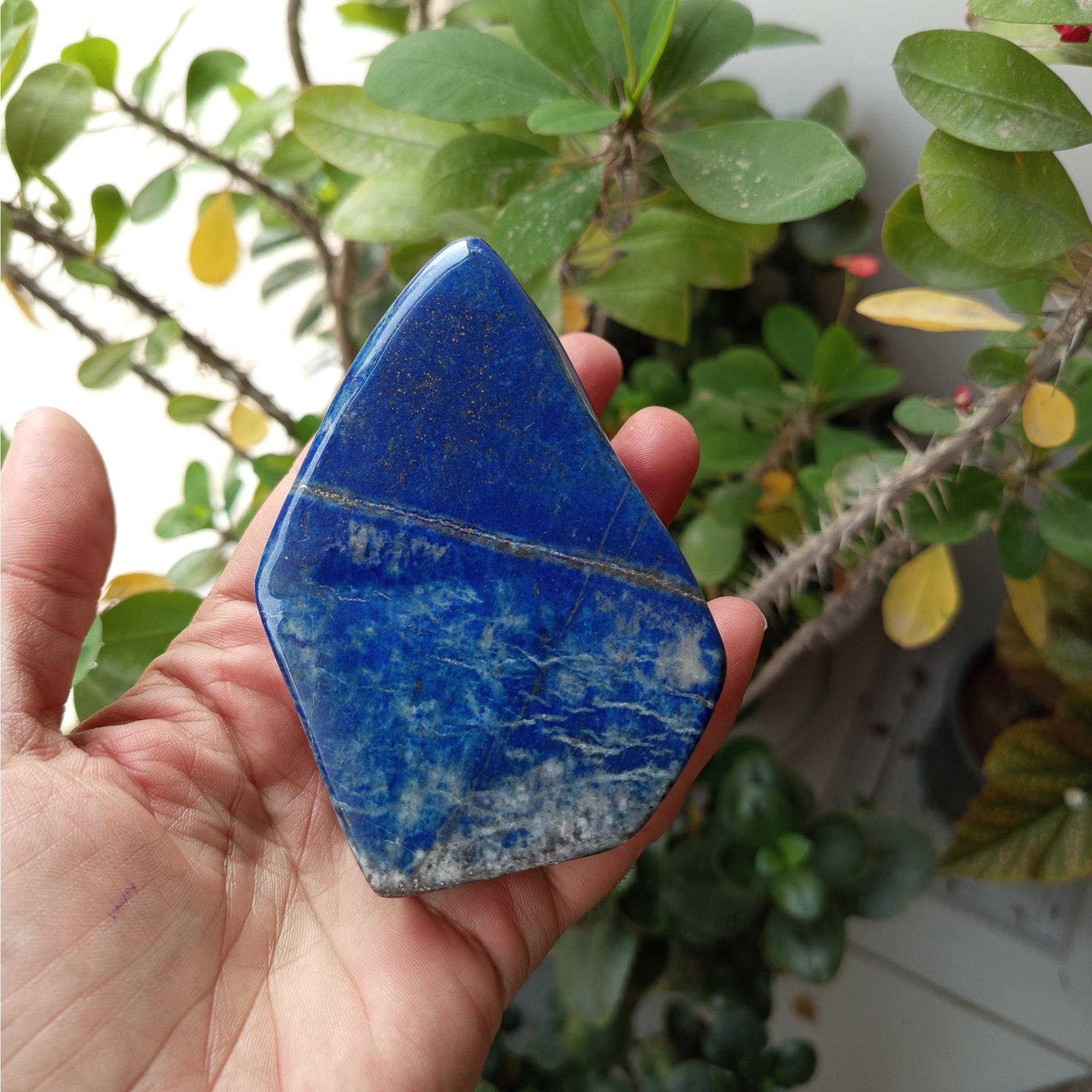 یک قطعه سنگ راف لاجورد وزن 430 گرم