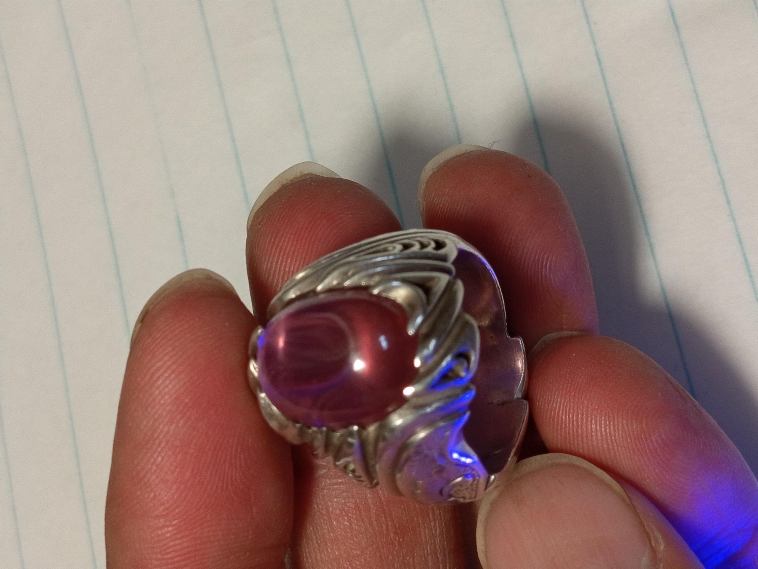 انگشتر نقره دست ساز با نگین لعل طبیعی احتمالا برمه