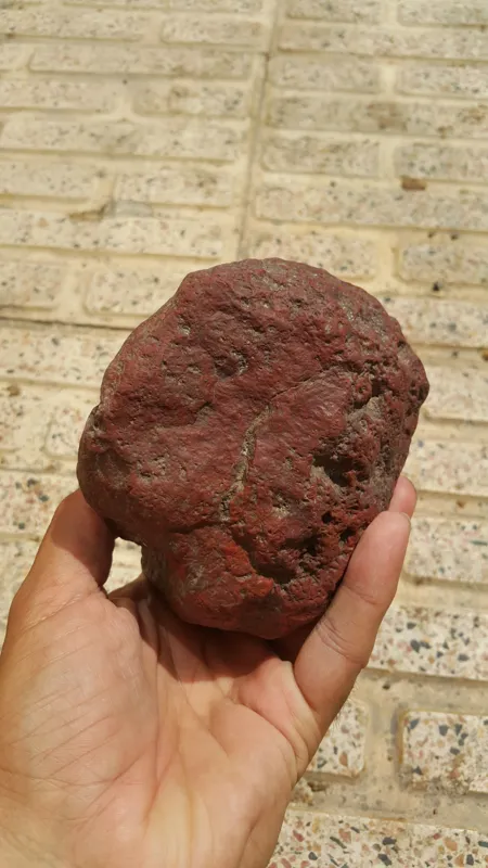 یک قطعه سنگ جاسپر قرمز رنگ معدنی زیبا