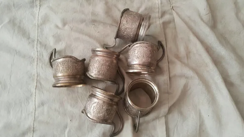 یک دسته کامل زیر فنجان برنجی قدیمی