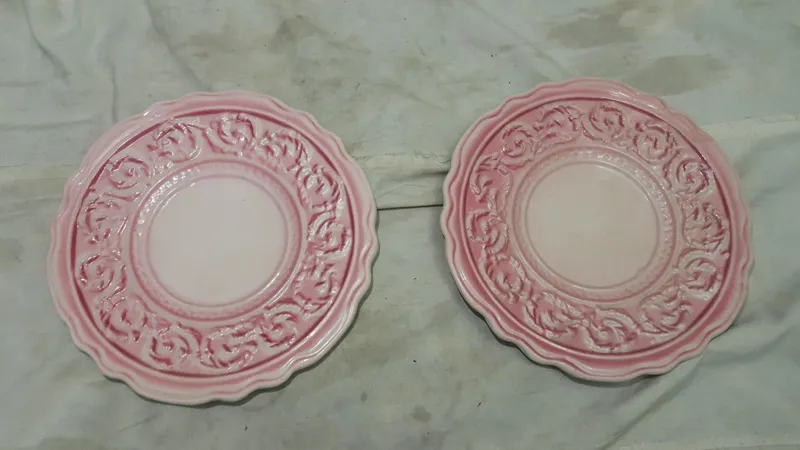 دو عدد بشقاب قدیمی دست ساز قاجاری سالم