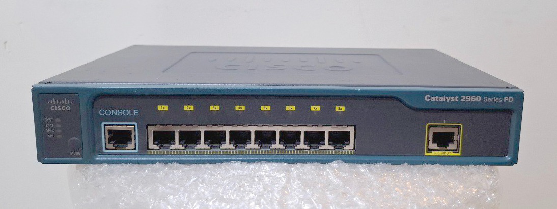 سوییچ سیسکو 8 پورتWS-C2960PD-8TT-L (POE نیست)