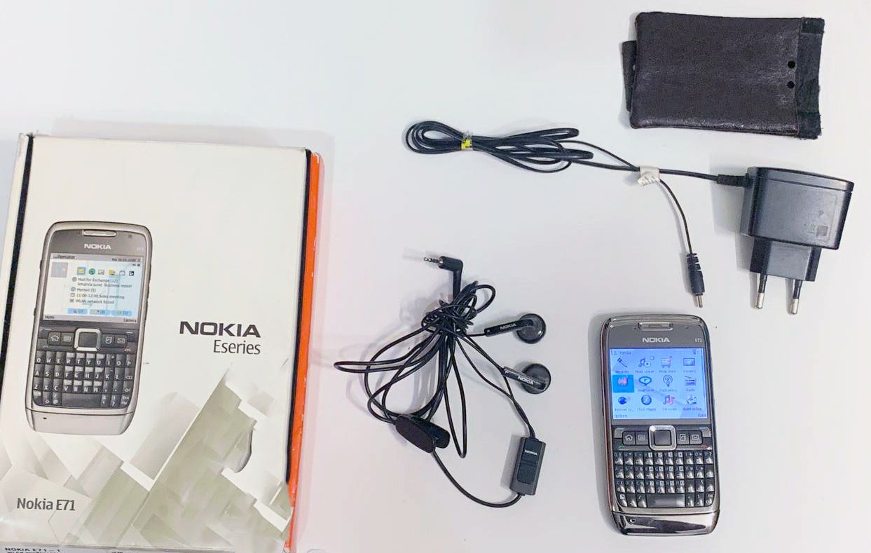 موبایل نوکیا Nokia E71 تمیز