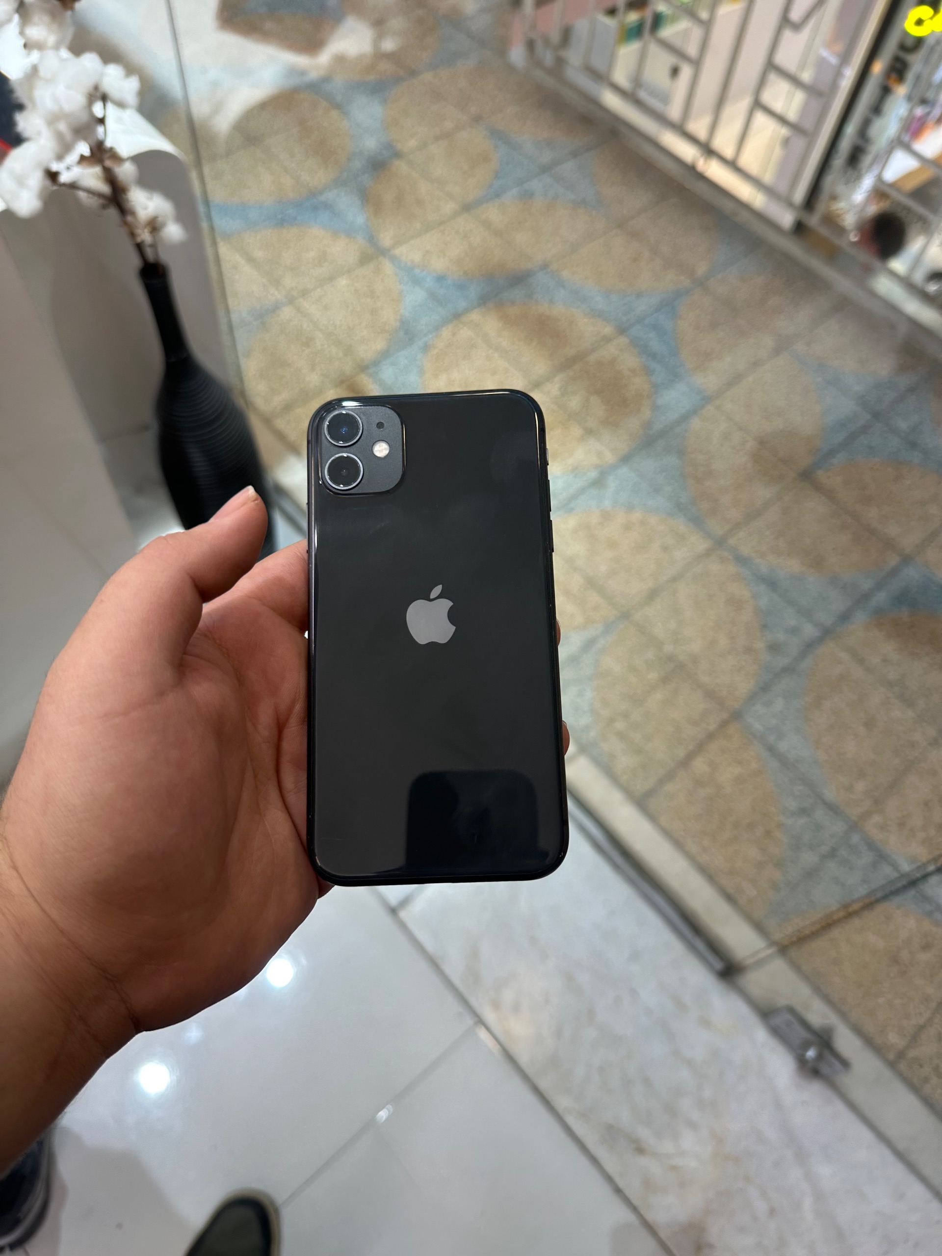 ایفون 11 نرمال