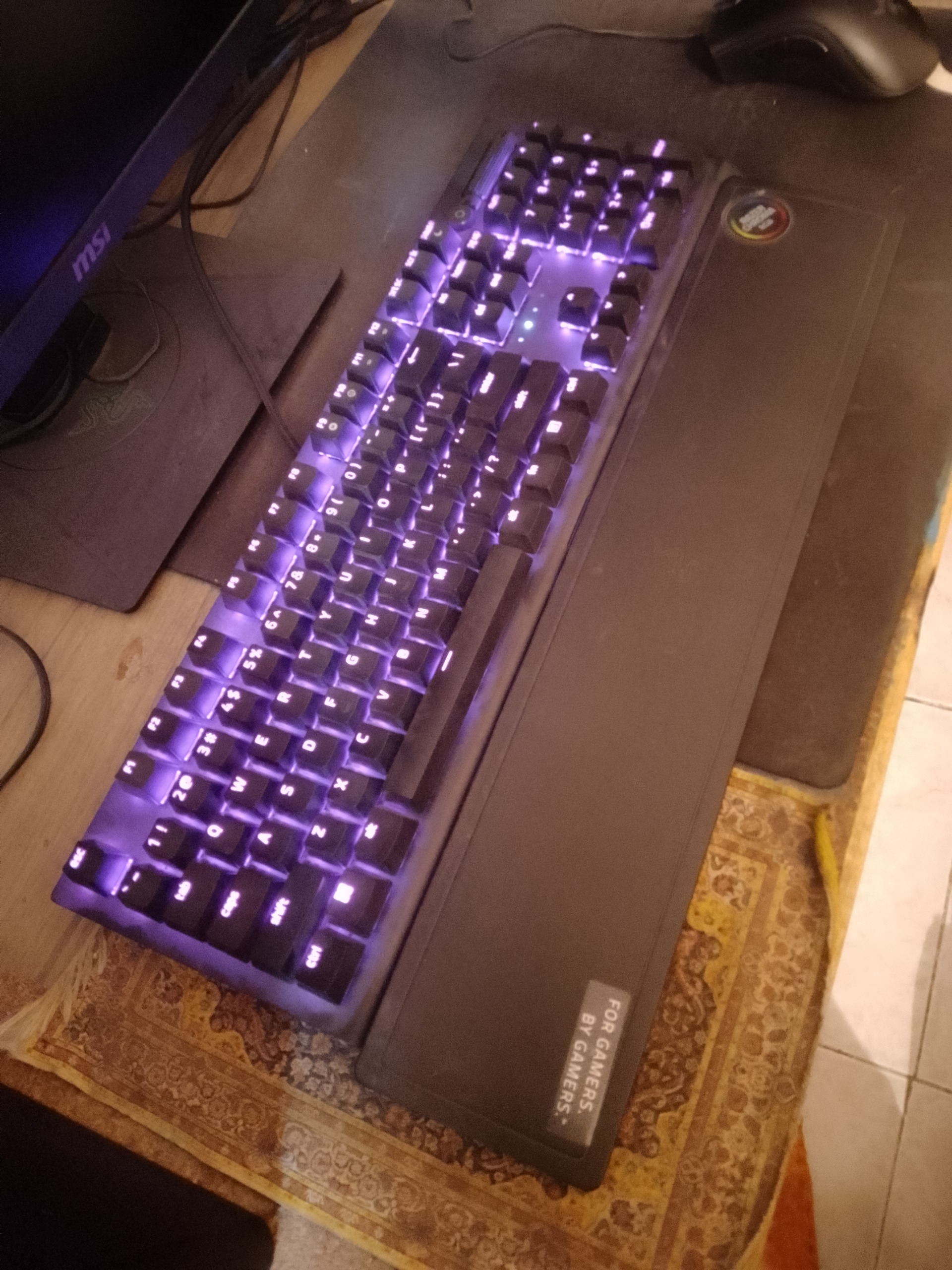 کیبورد مکانیکال razer blackwidow v3