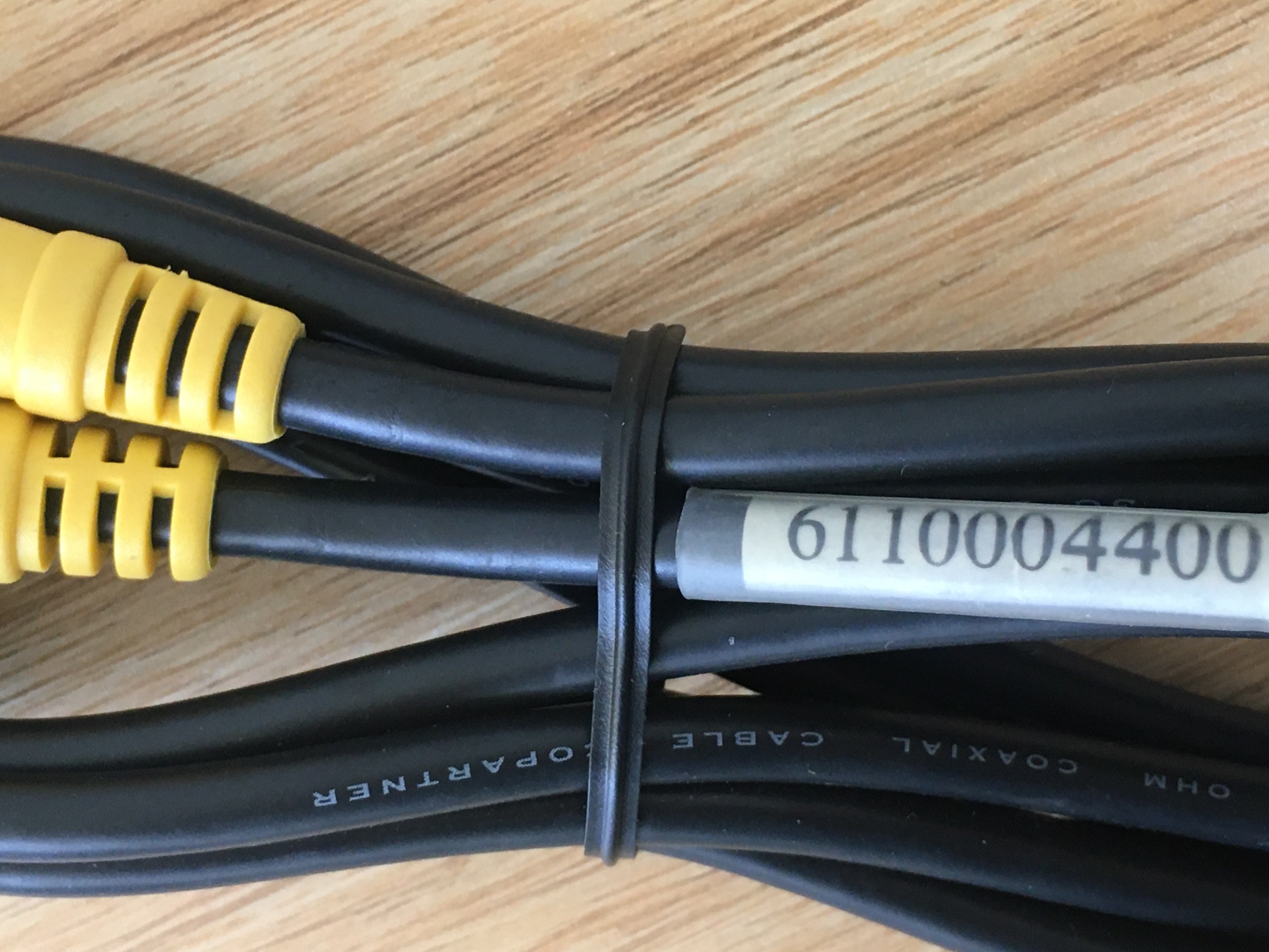 کابل AV یا RCA (دو سر نری جنس قدیم)