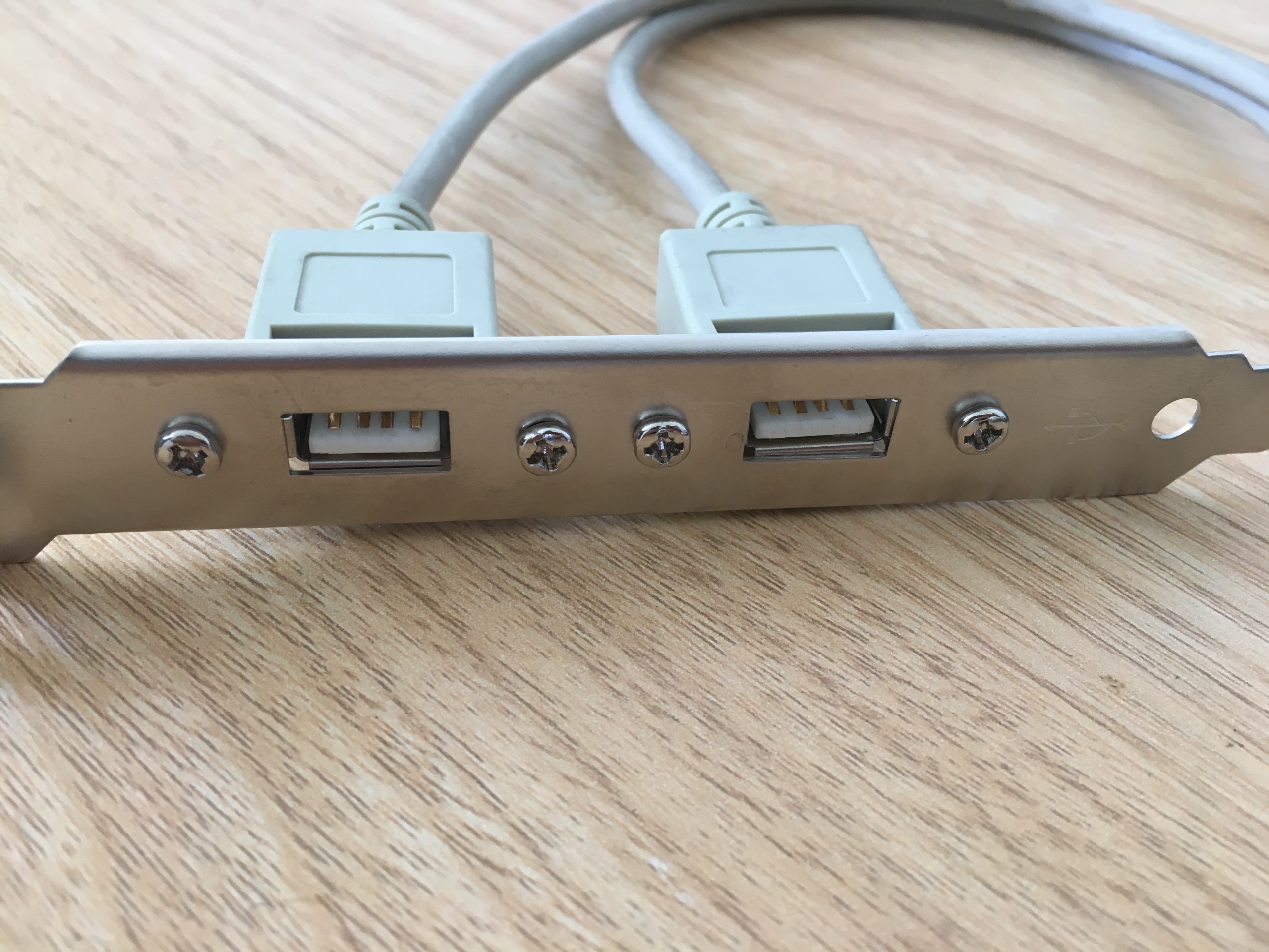 براکت دو پورت USB پشت کیس اصلی و قدیمی