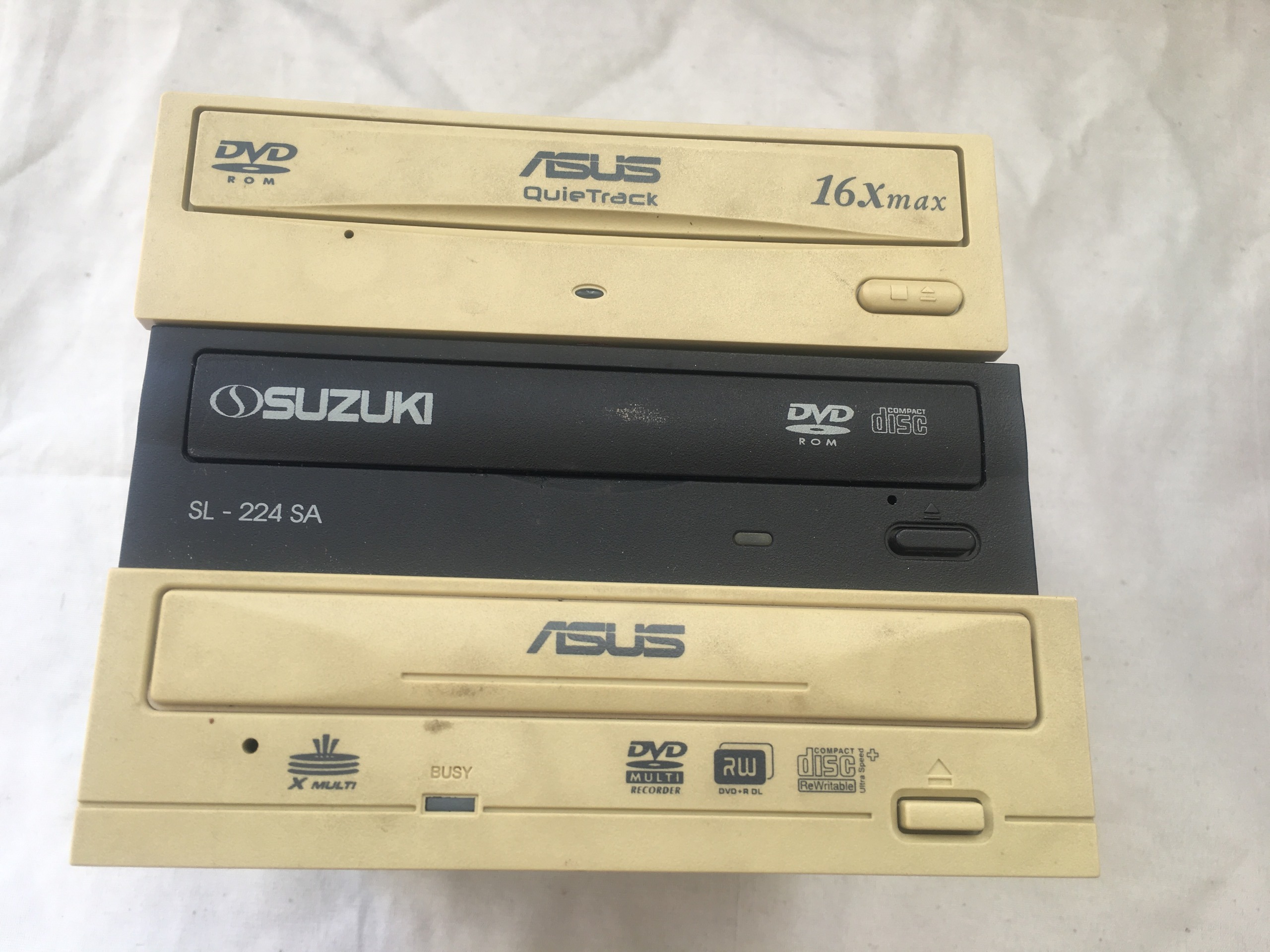 سه عدد dvd Rom درایو نوری